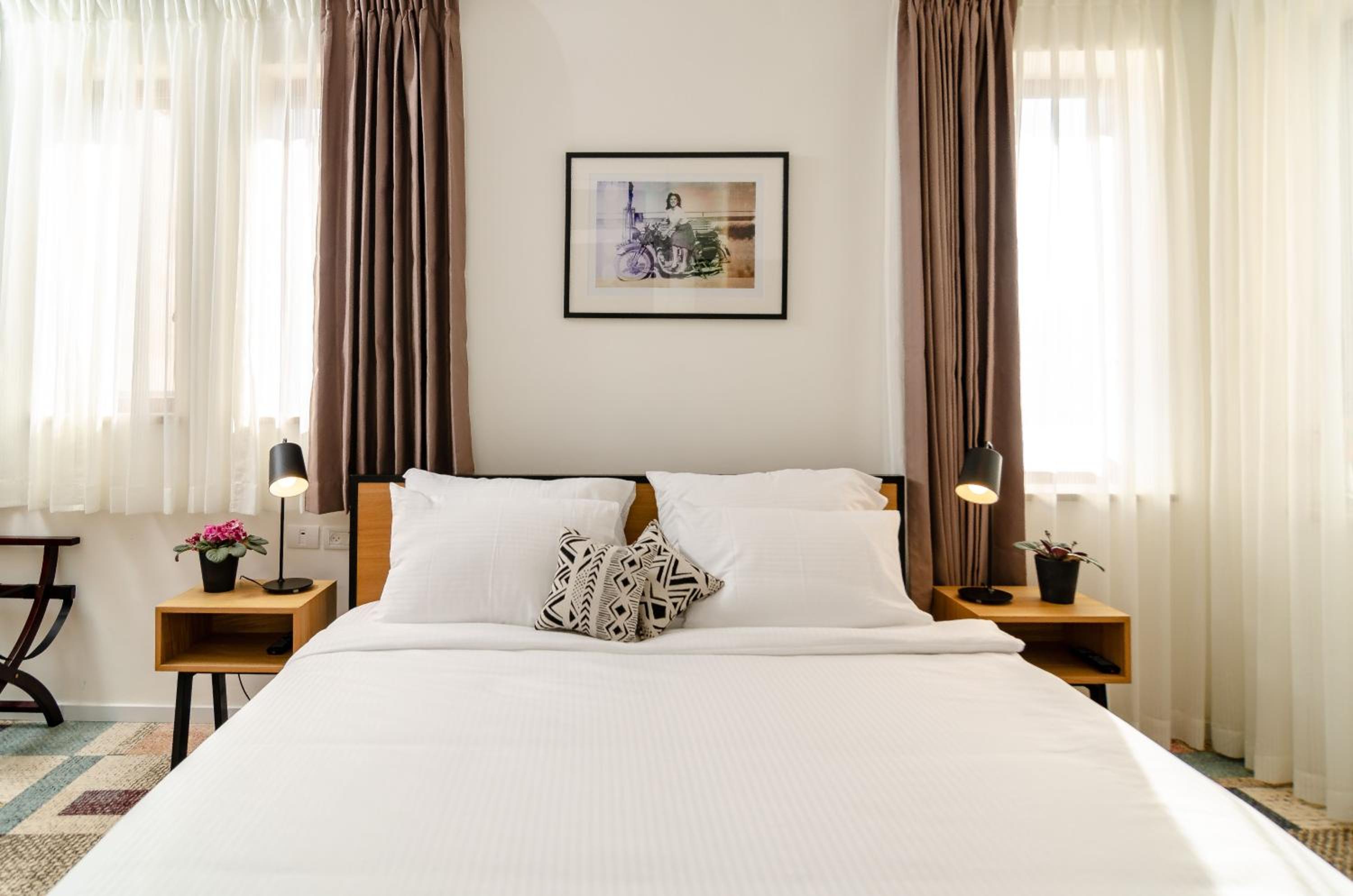Deluxe Family Suite - Photo 4