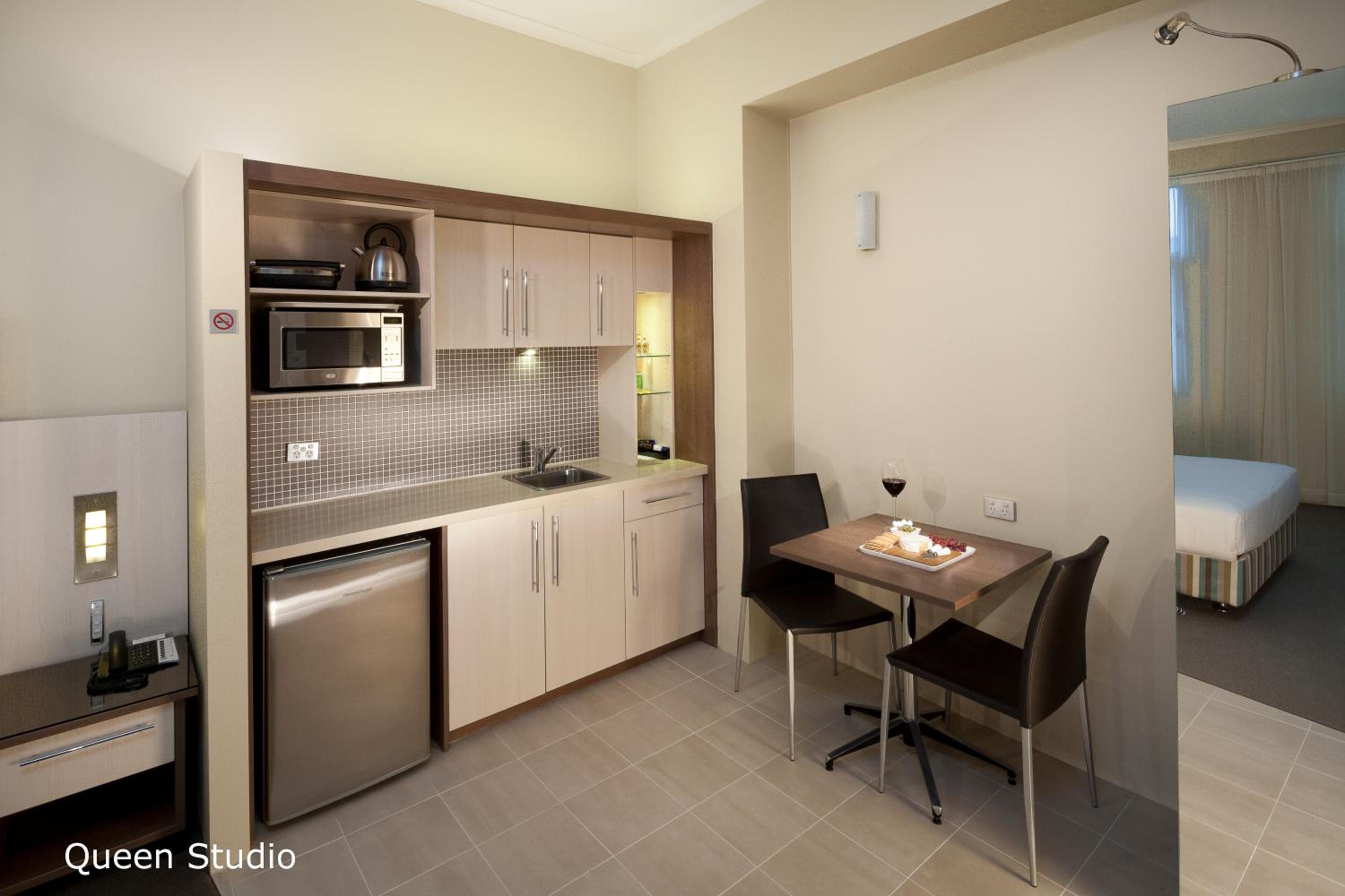 Studio, 1 Queen Bed