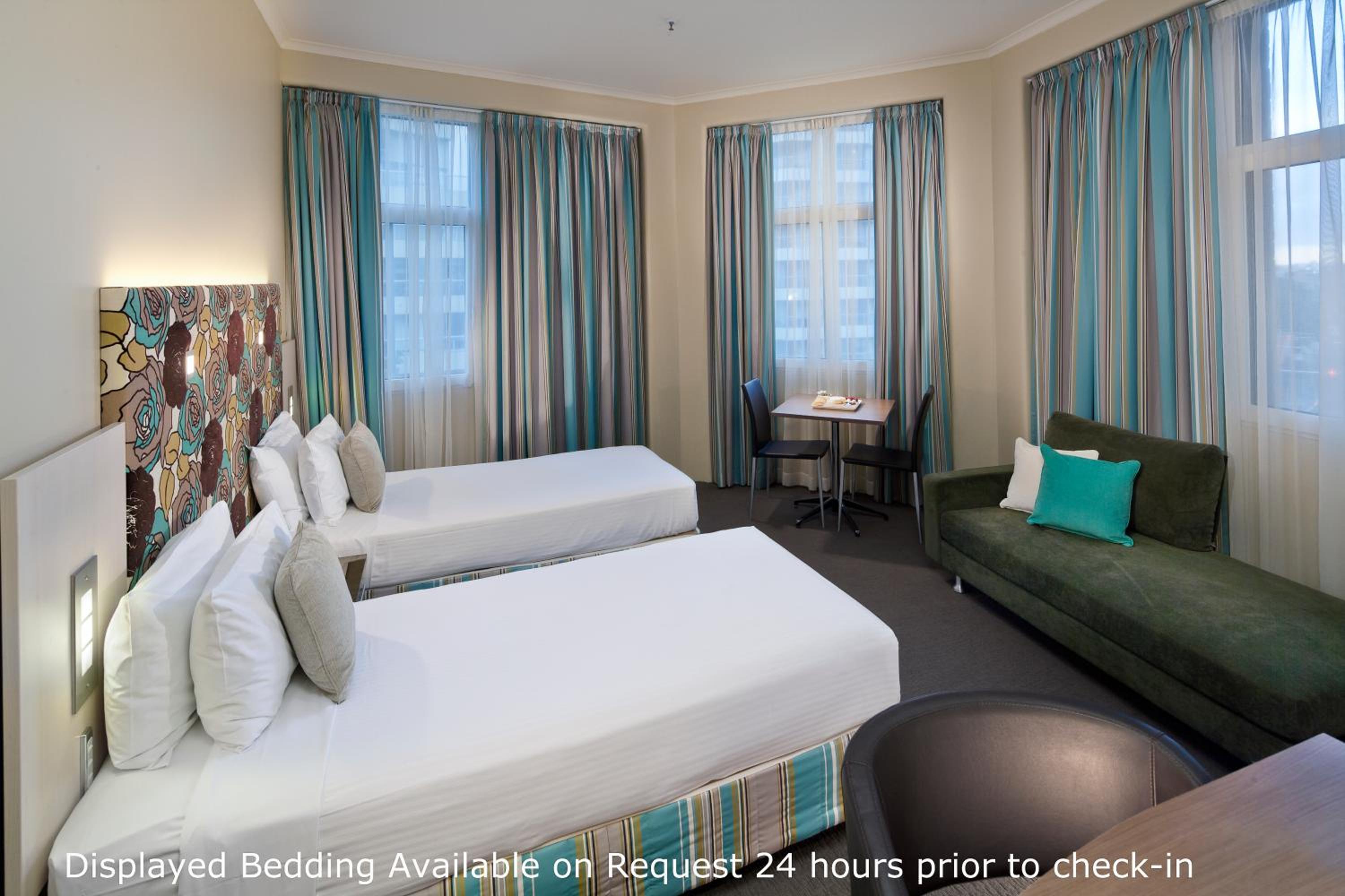 Superior Room, 1 King Bed thumbnail 5