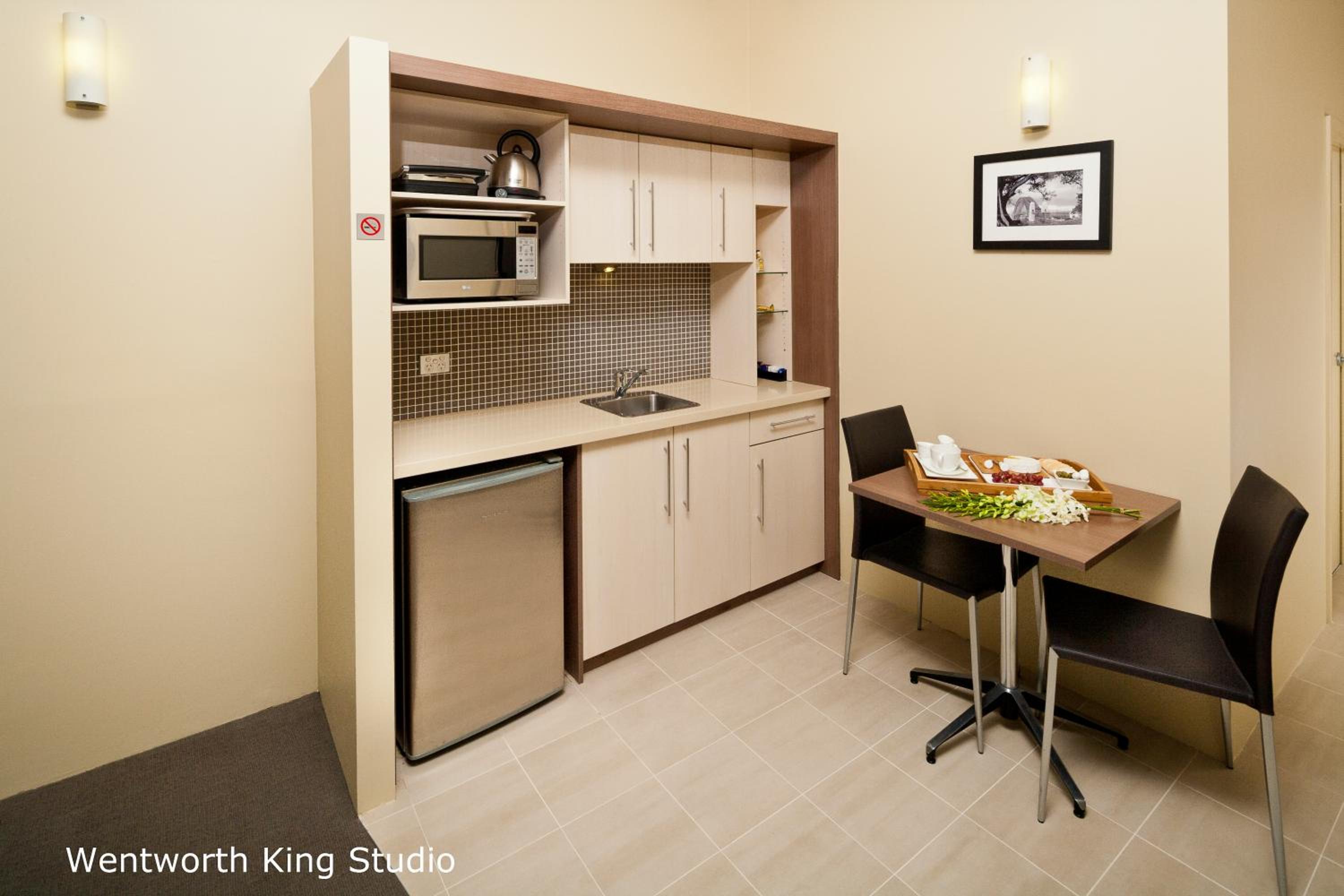 Deluxe Room, 1 King Bed