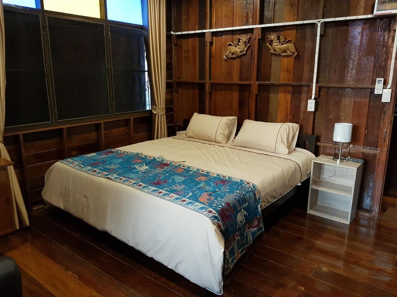 King Room with Balcony - Photo 1