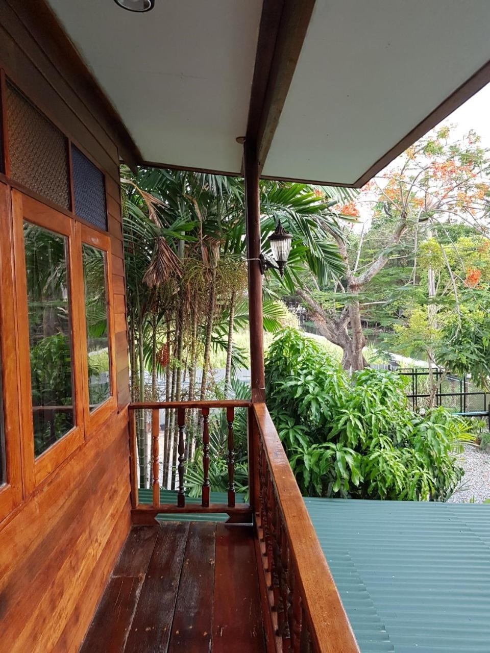 King Room with Balcony - Photo 4