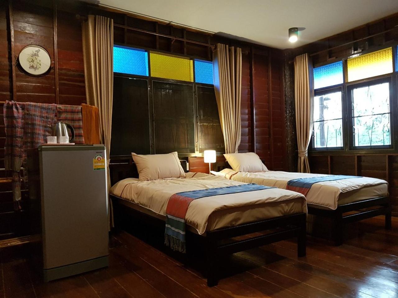 Twin Room with Balcony - Photo 4