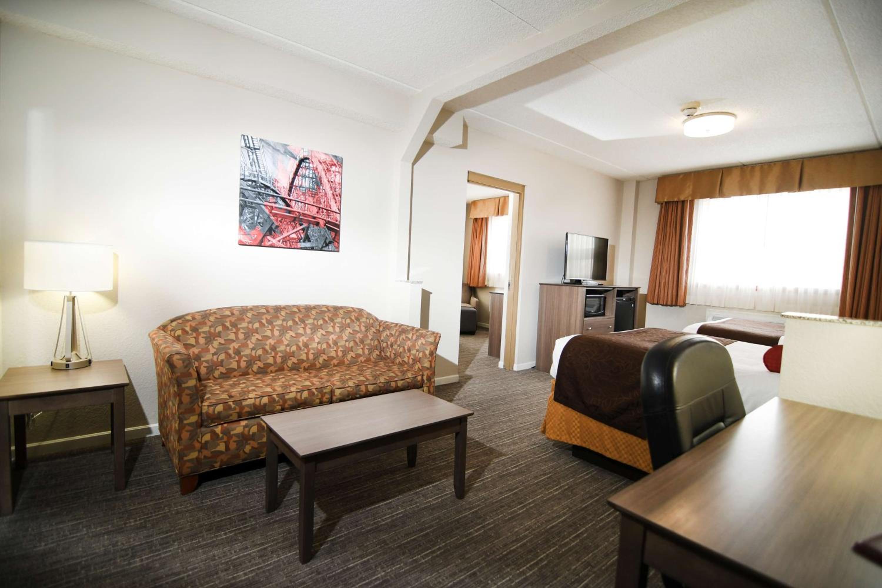Two-Room Suite with Three Double Beds - Non-Smoking - Photo 1