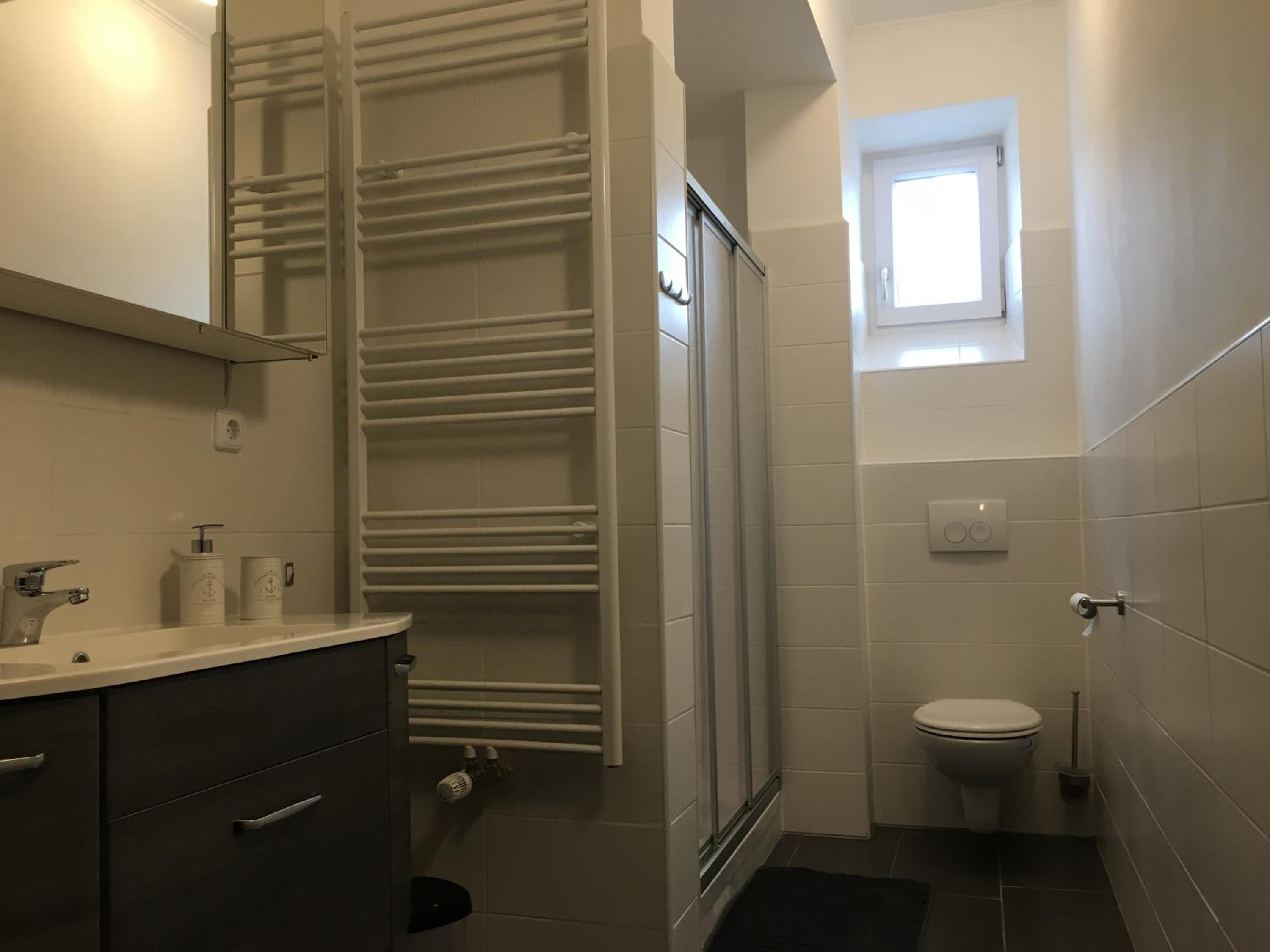 One-Bedroom Apartment - Photo 17