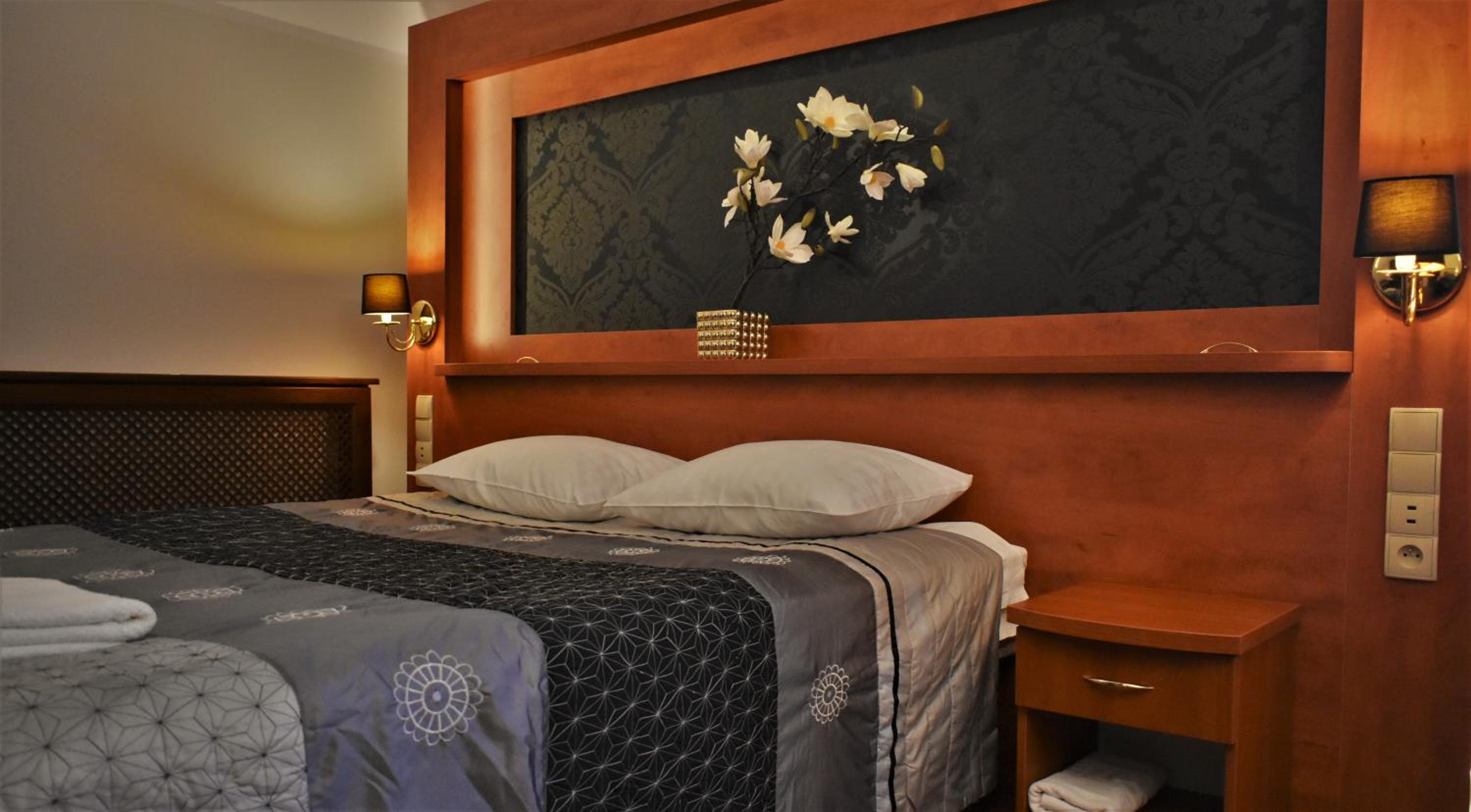 Double Room with Balcony - Photo 3