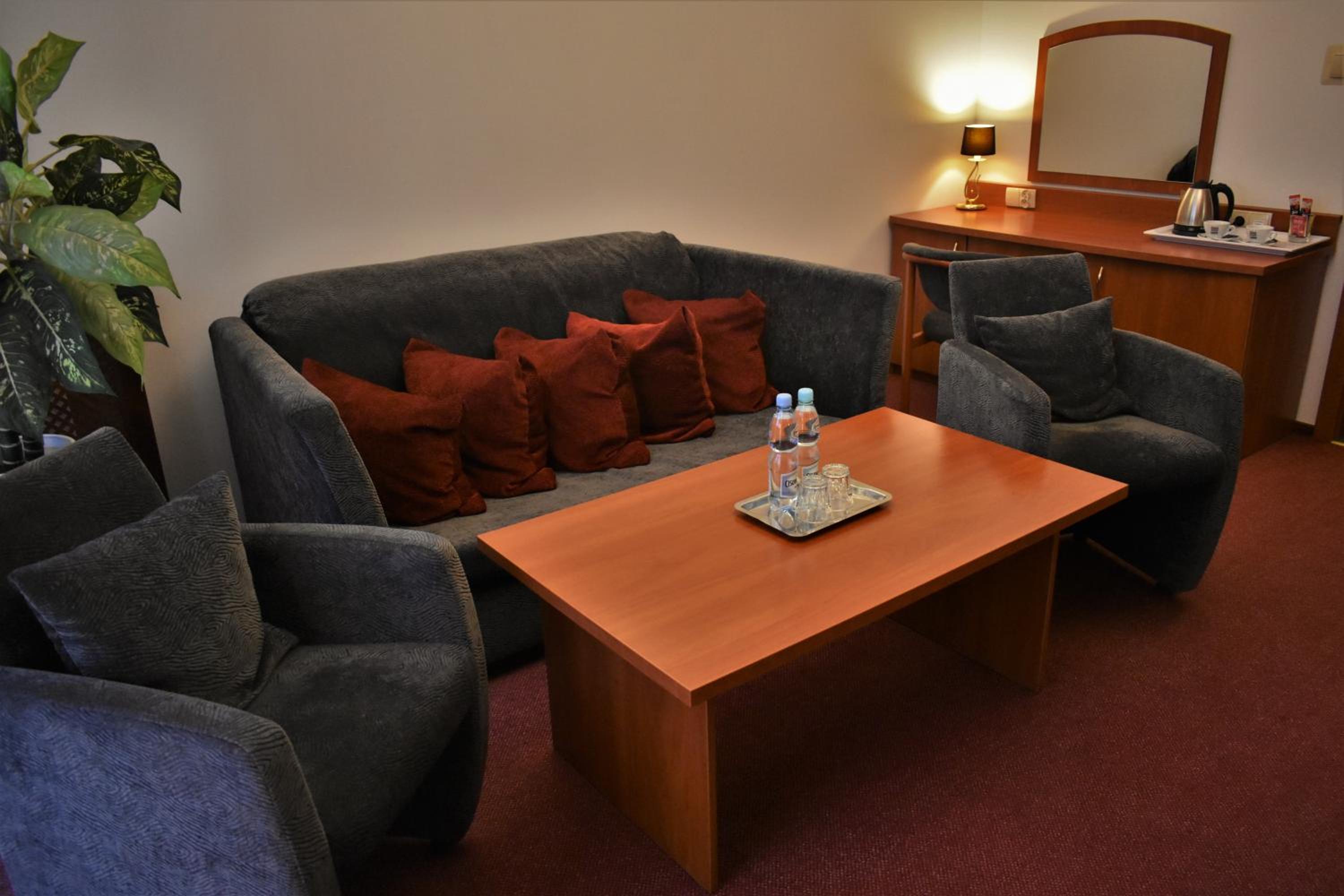Double Room with Balcony - Photo 2