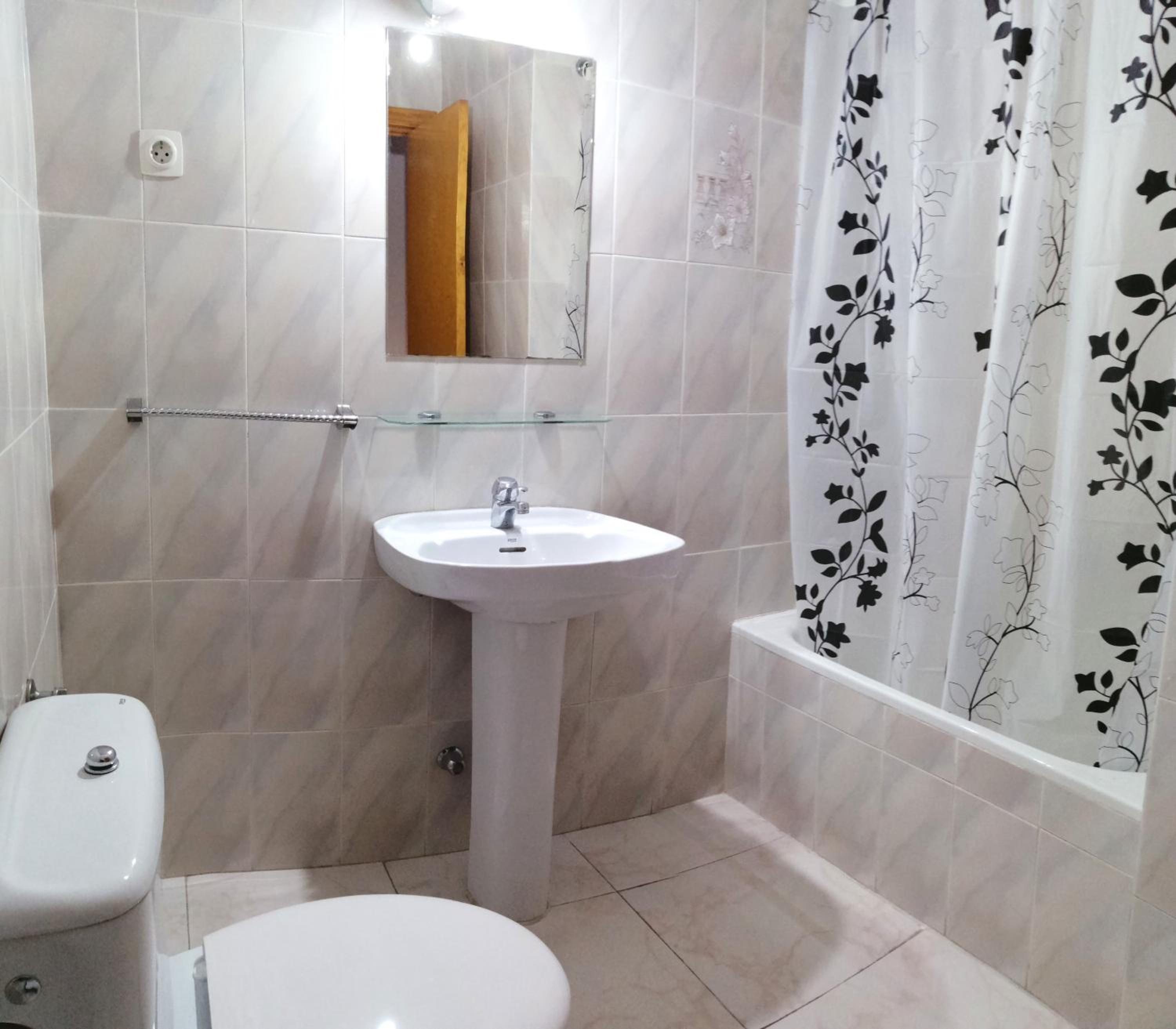 Double Room with Mountain View - Photo 2