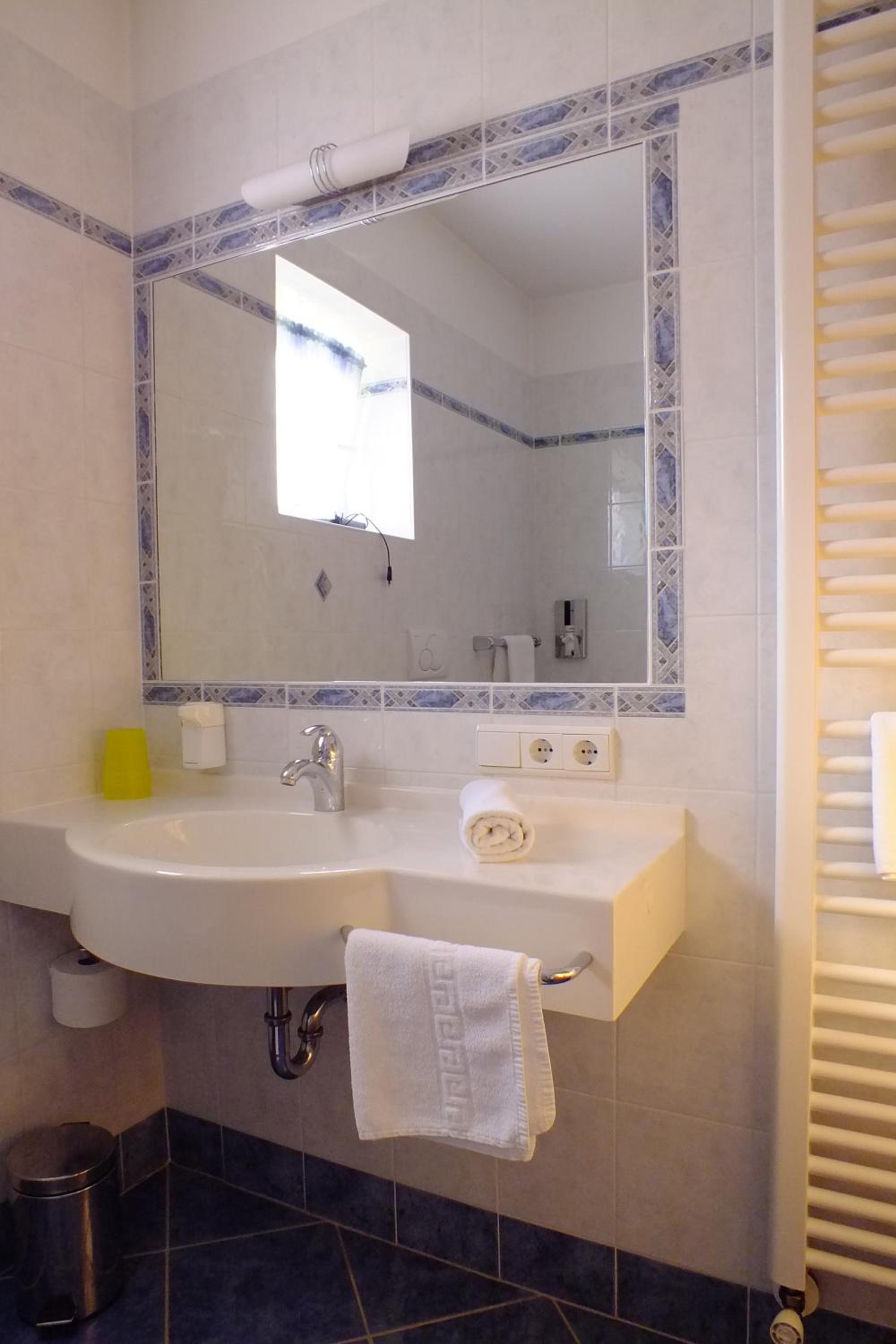 Double Room - Photo 2