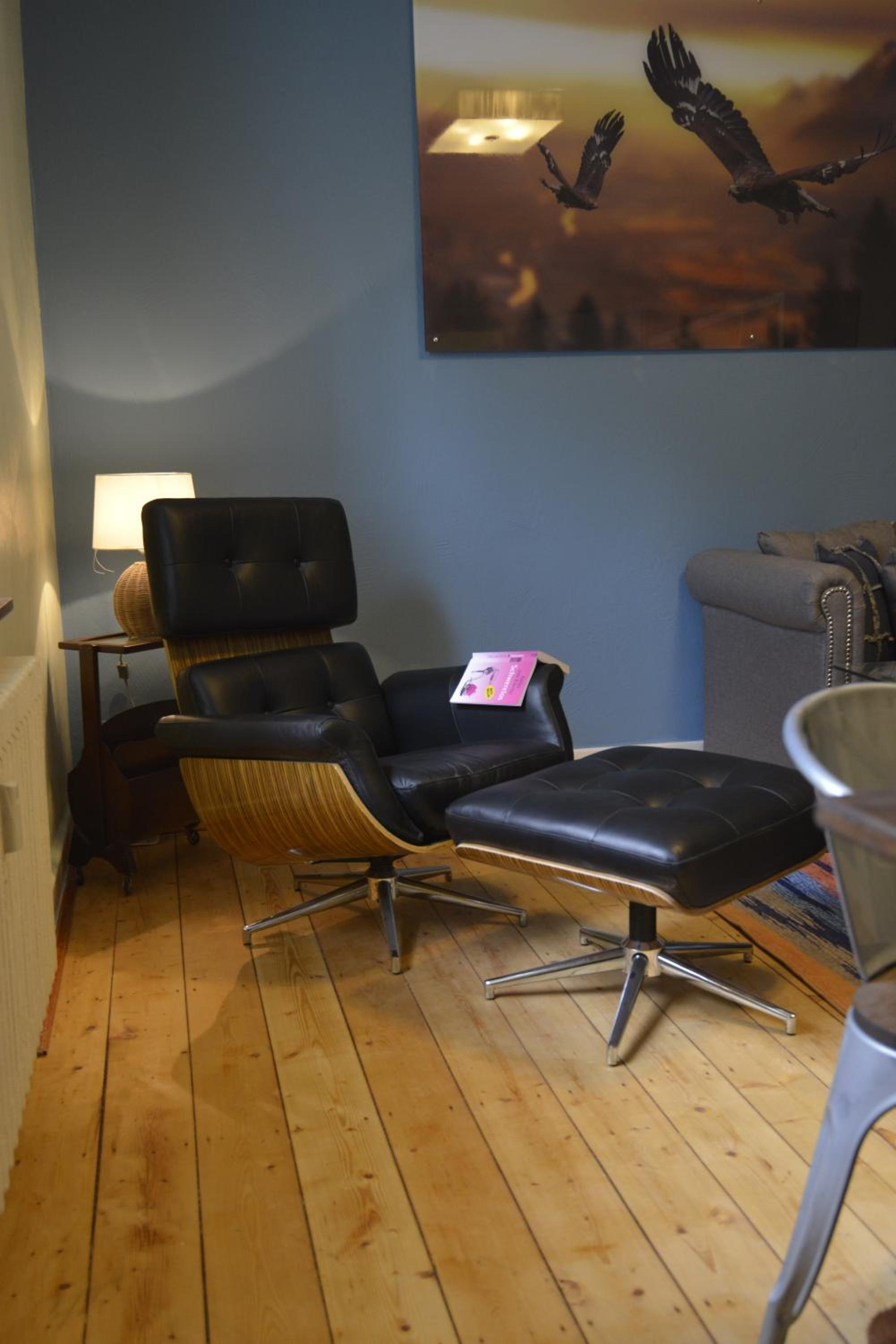 Two-Bedroom Apartment - Photo 2