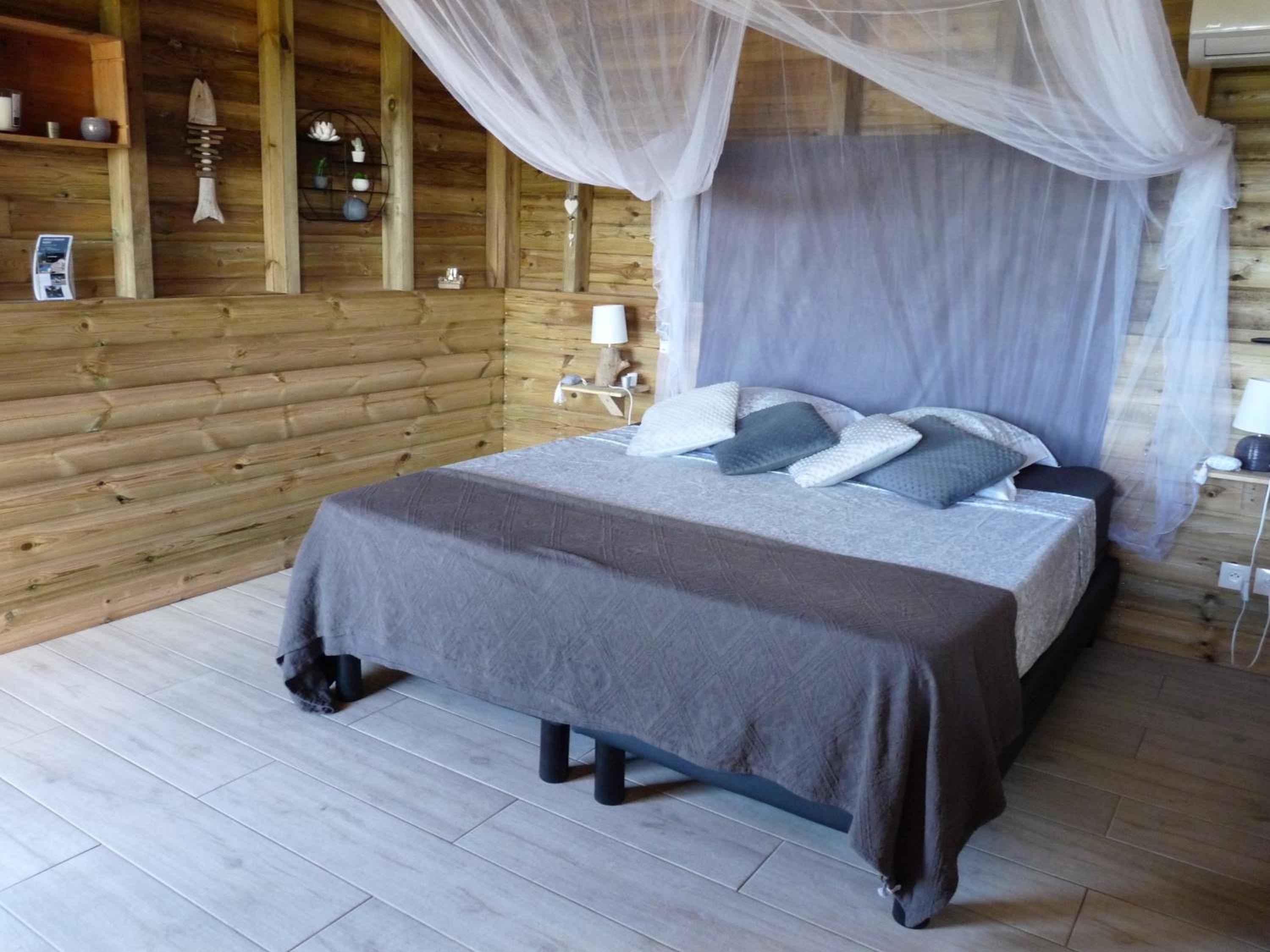 King Room in the heart of a tropical garden photo 2
