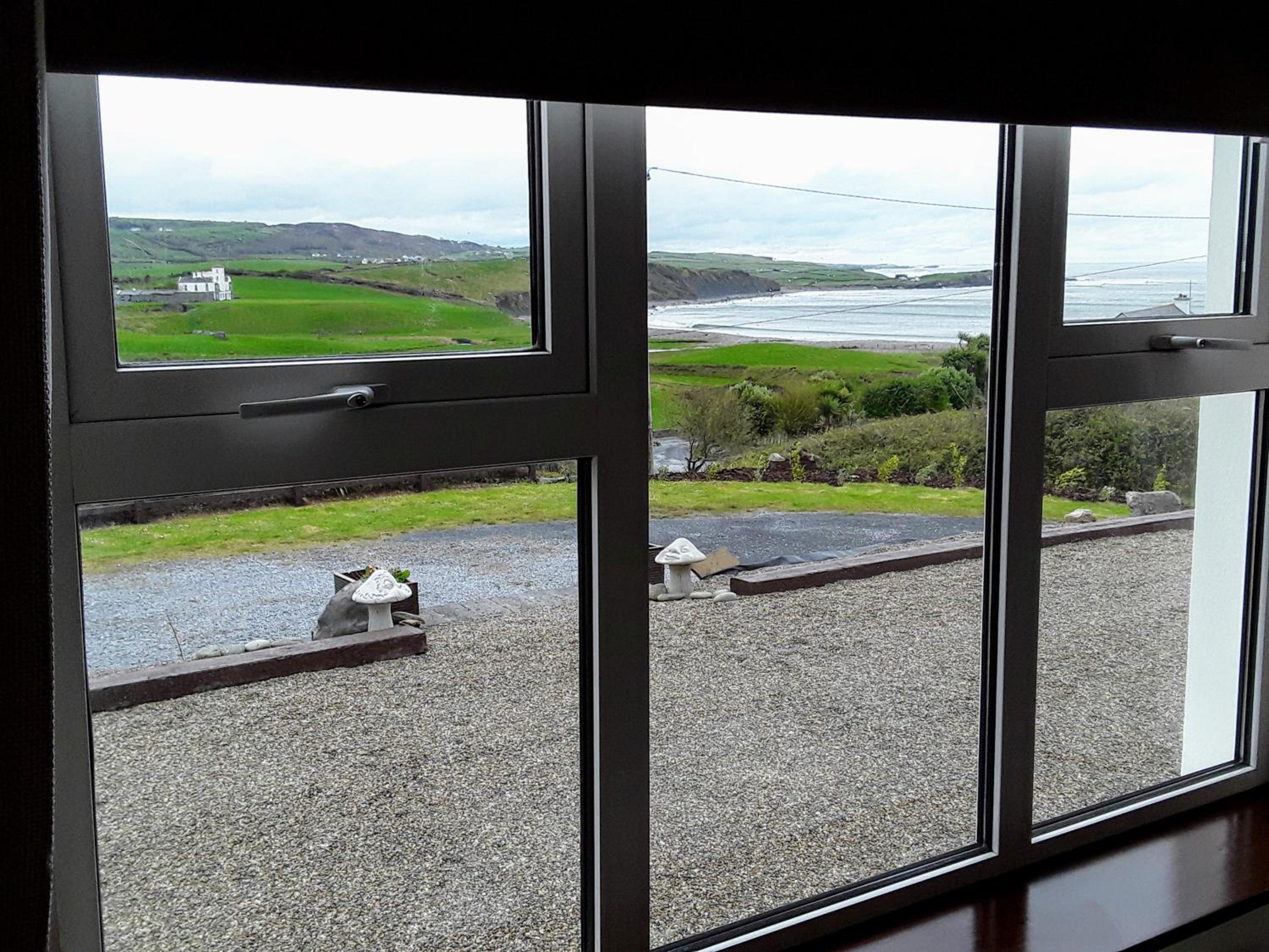 Double Room with Sea View - Photo 3