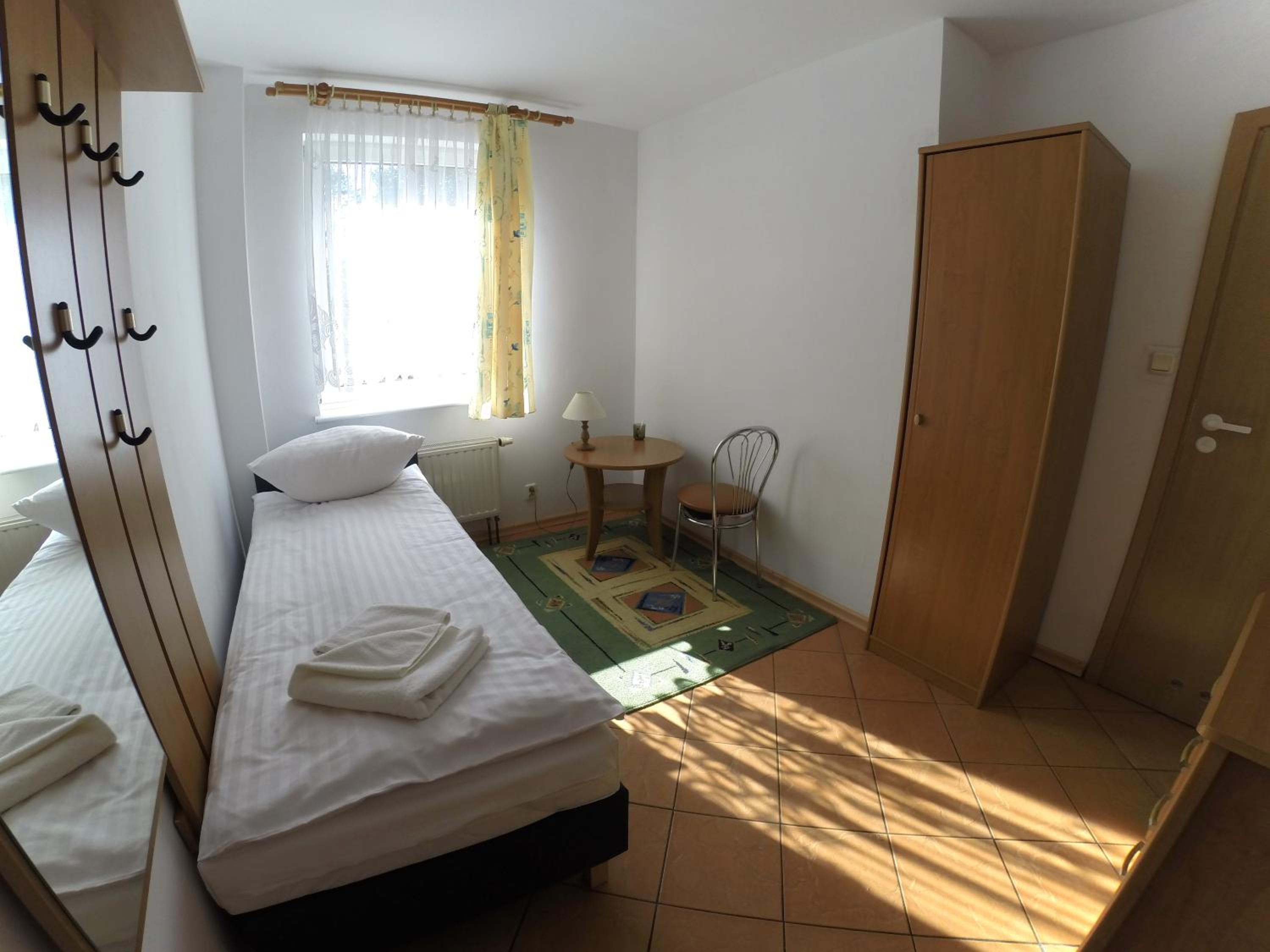 Single Room photo 2