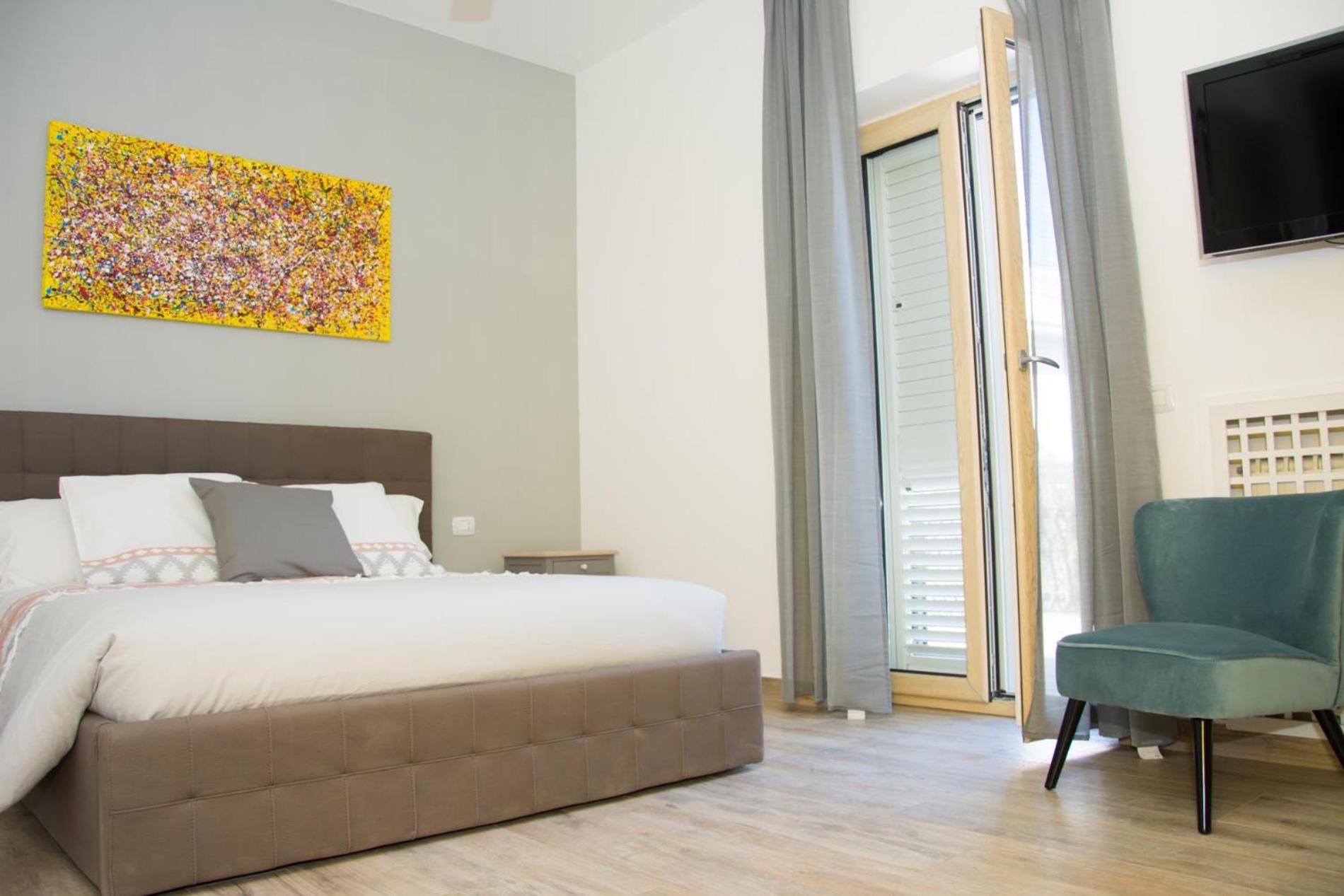 Deluxe Double Room with Private Bathroom