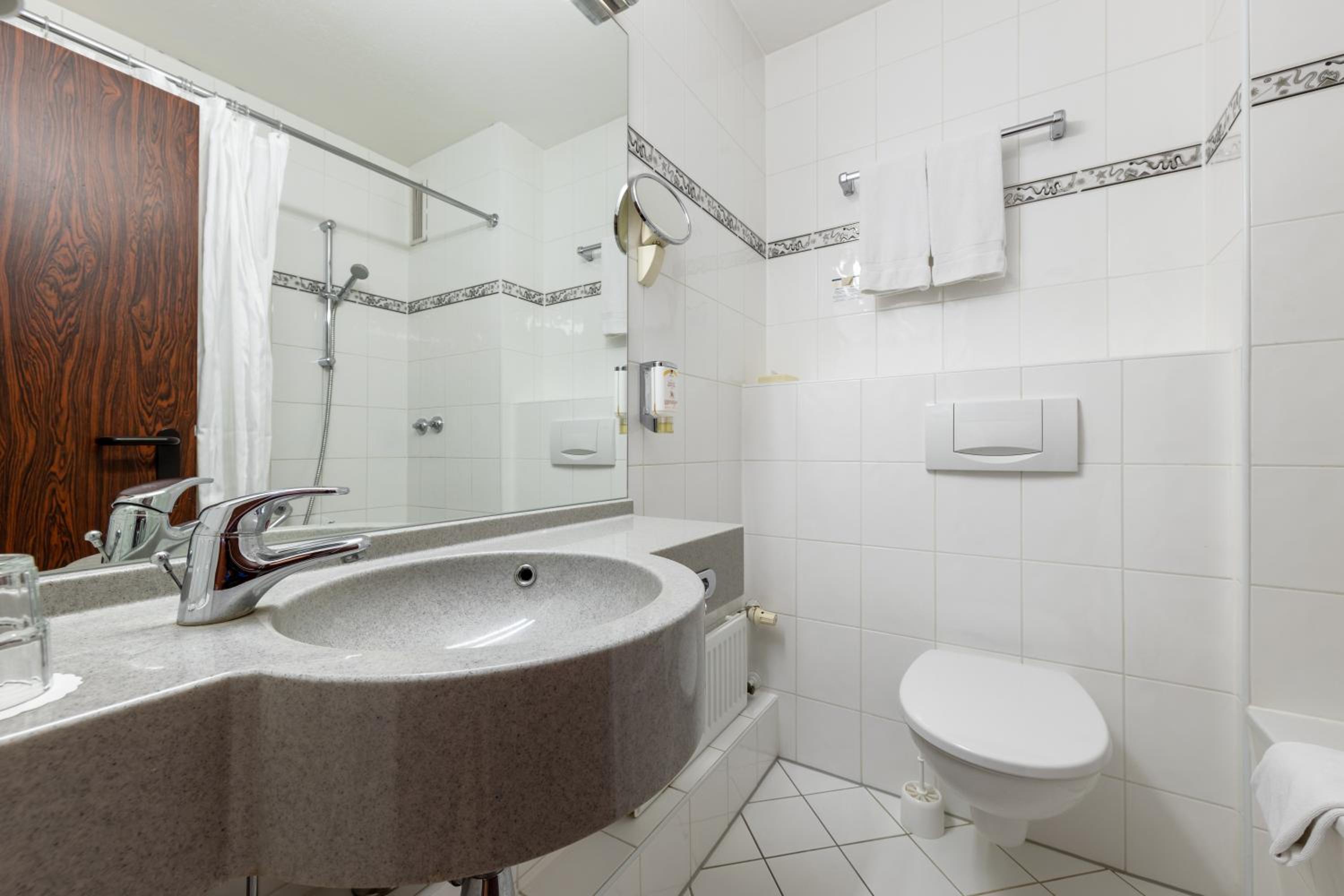 Double Room - Photo 7