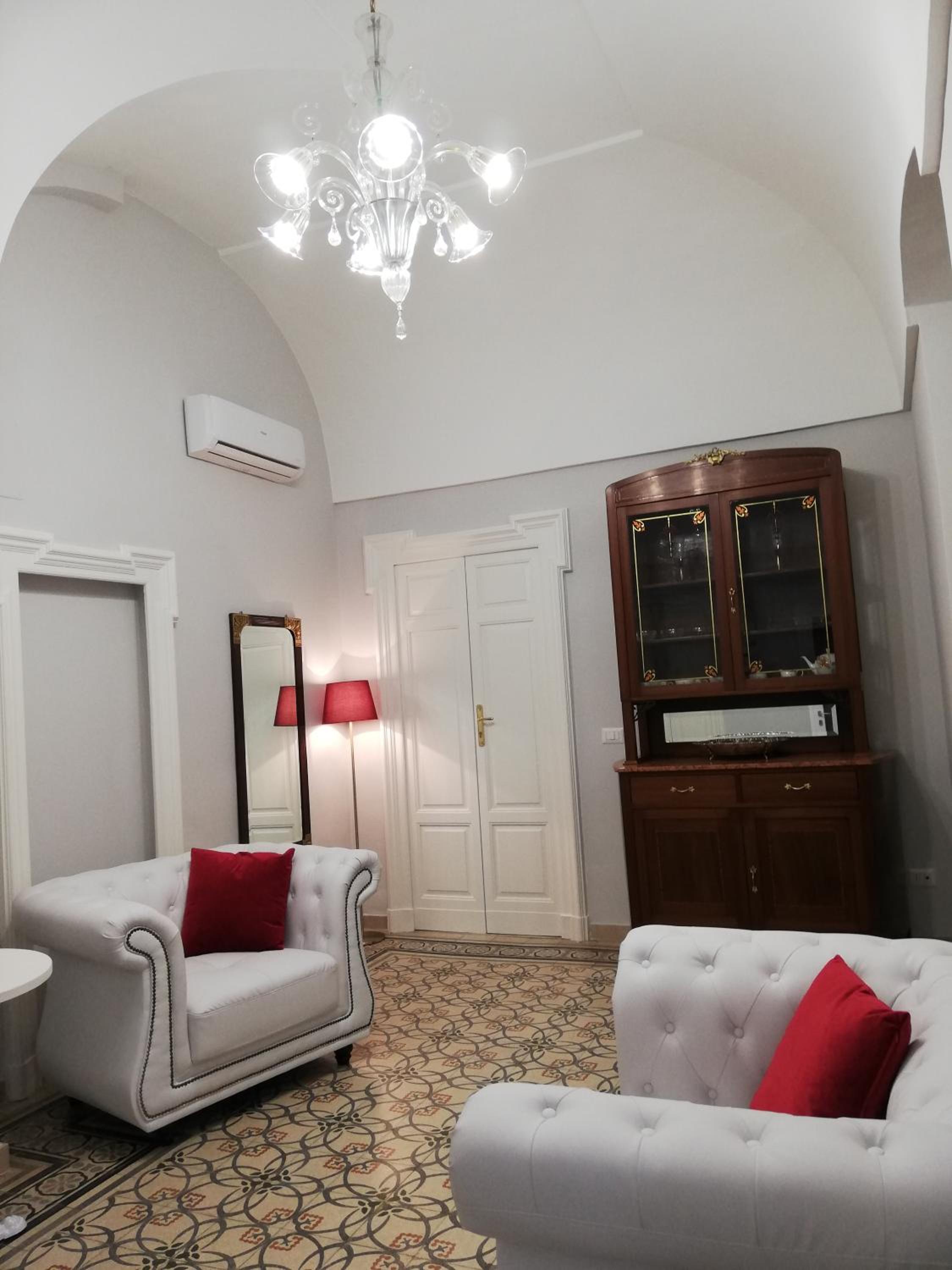 Studio Apartment - Photo 8