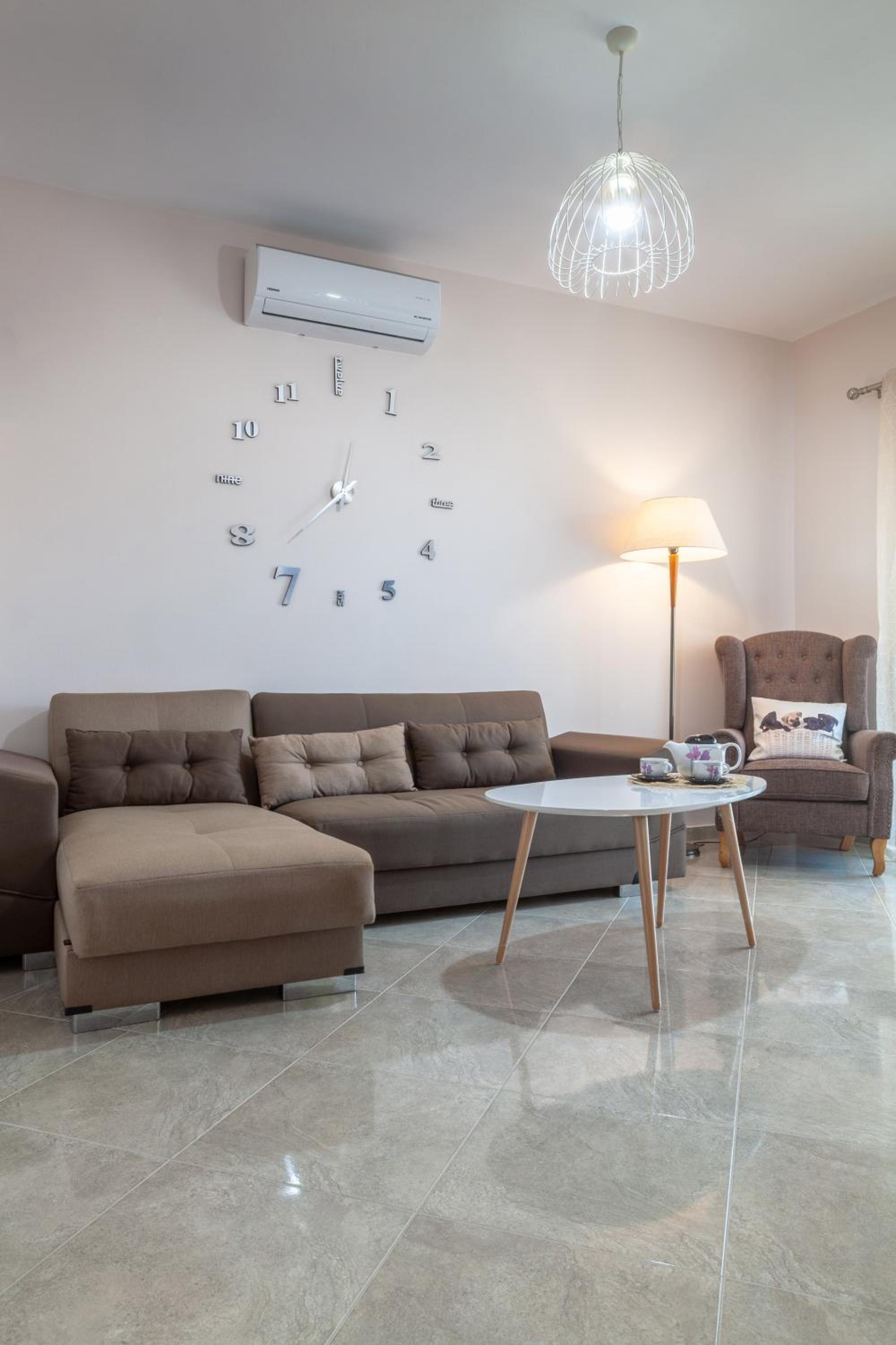One-Bedroom Apartment - Photo 10