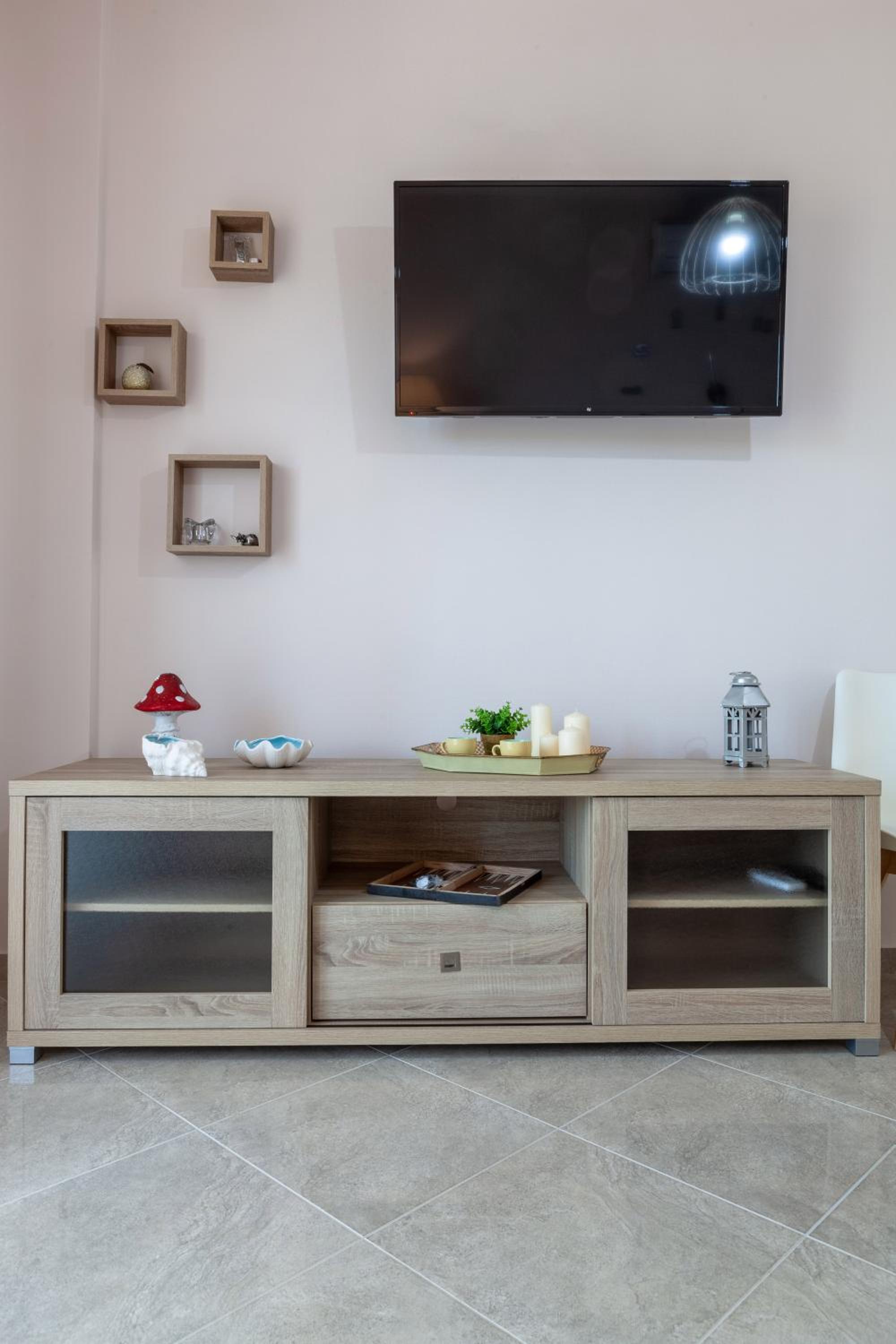 One-Bedroom Apartment - Photo 28