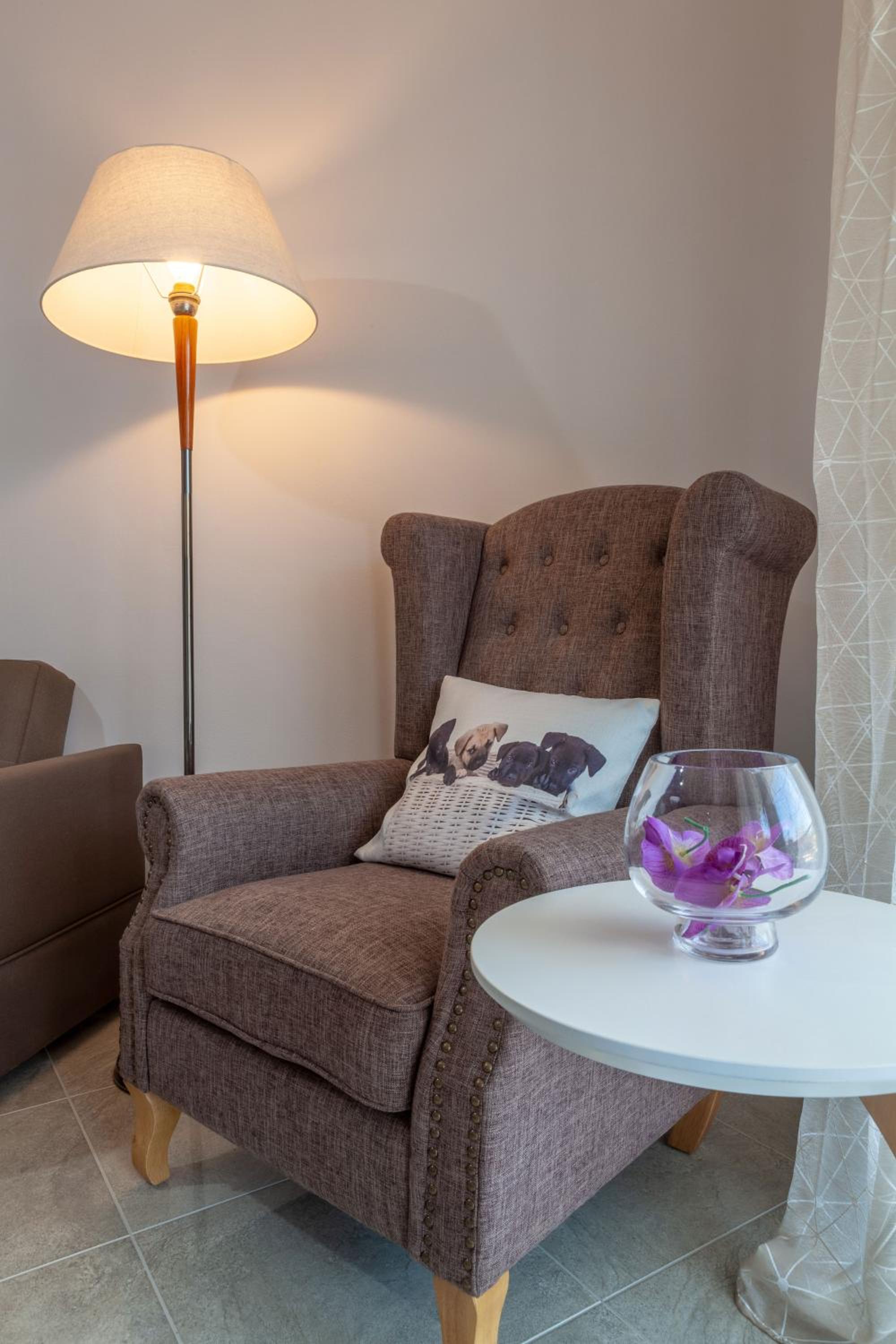 One-Bedroom Apartment - Photo 6