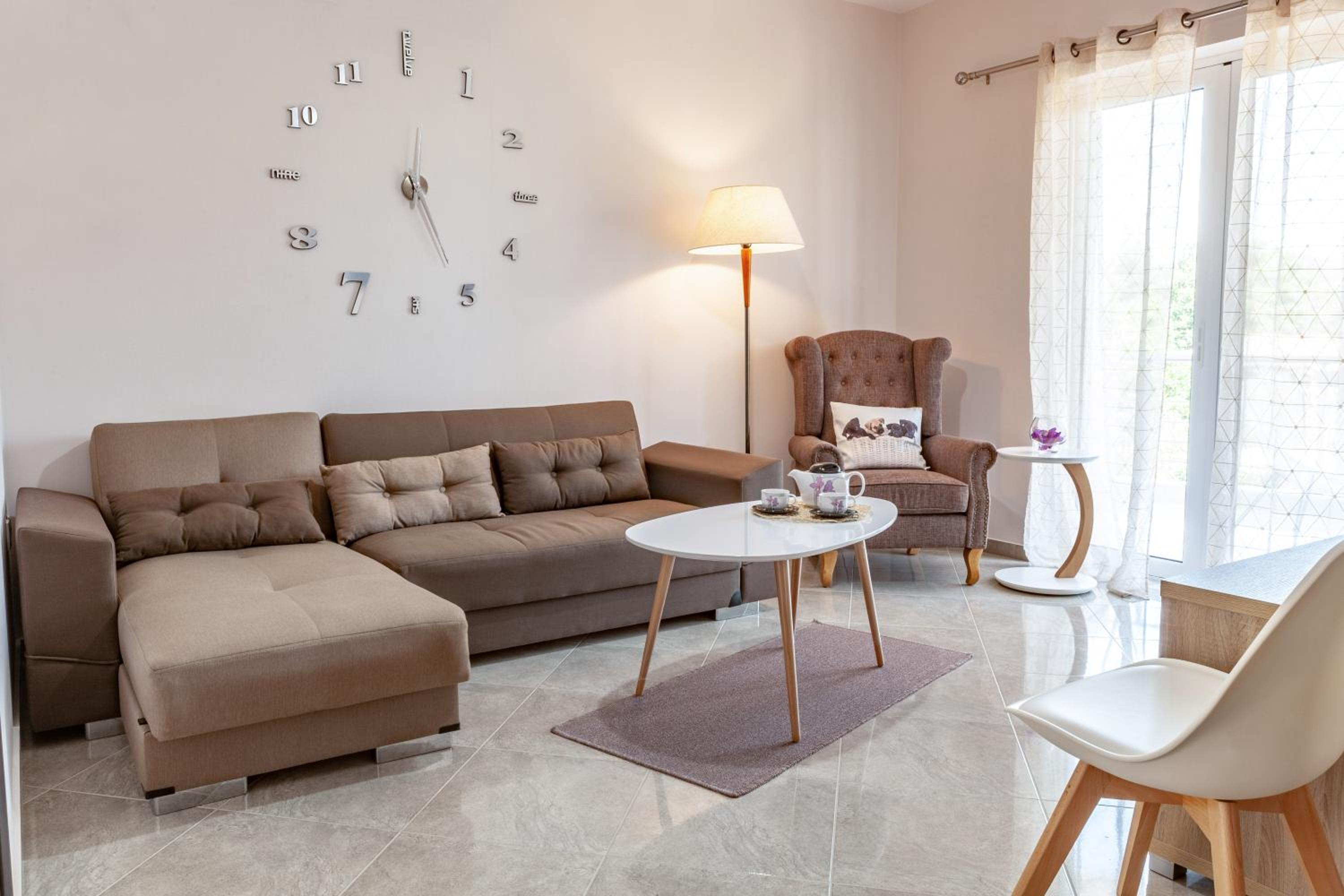 One-Bedroom Apartment - Photo 9
