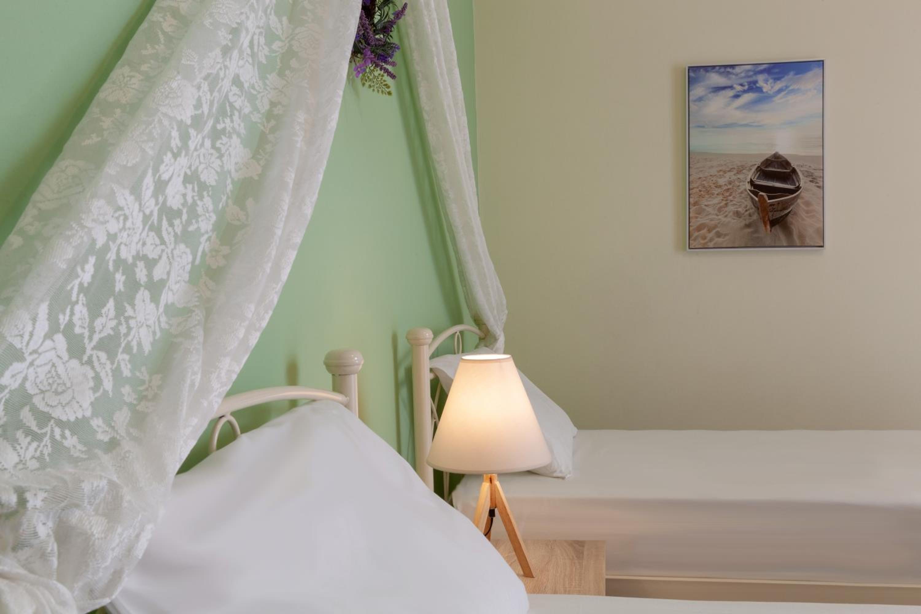 Two-Bedroom Apartment - Photo 9