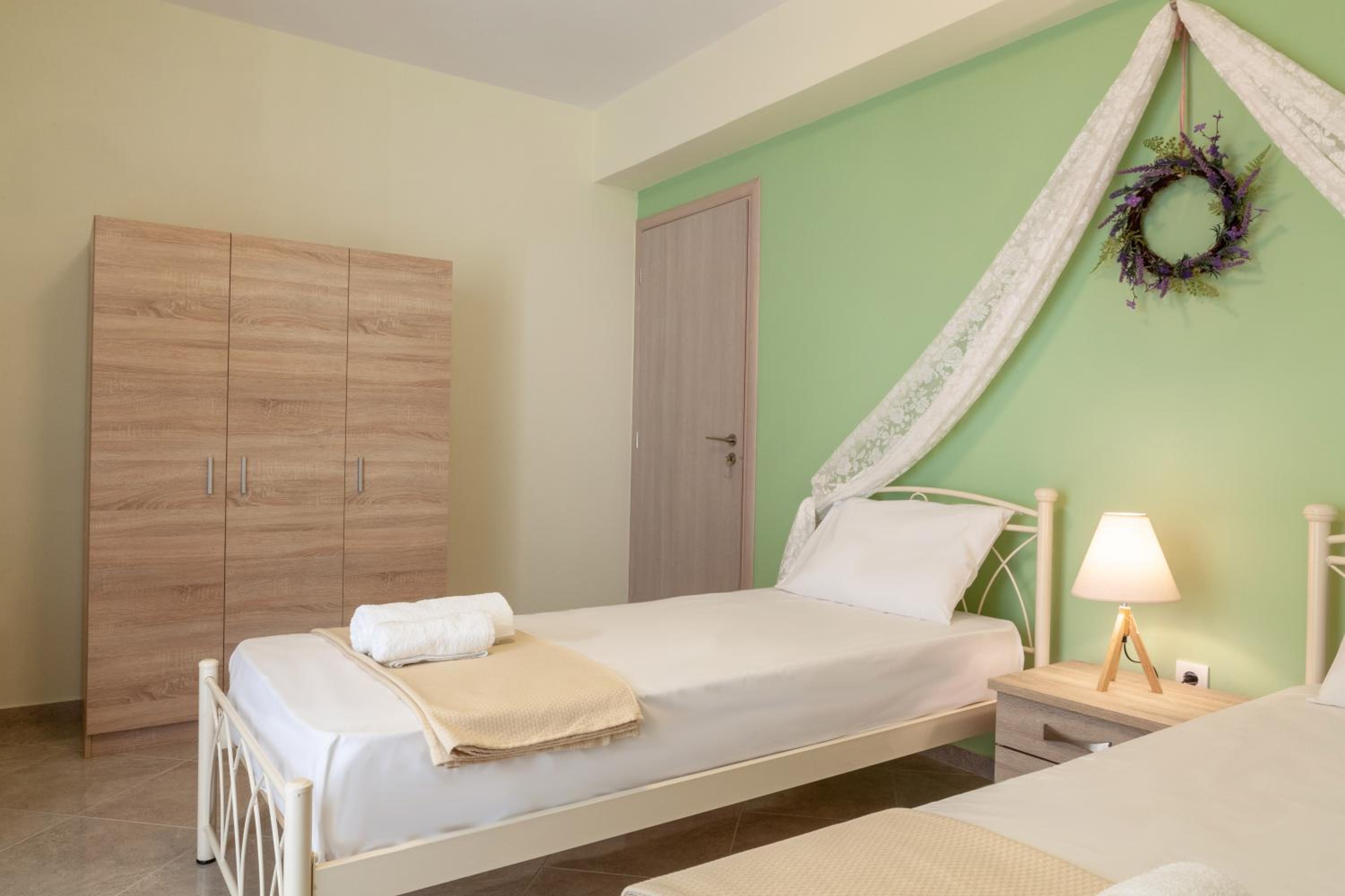 Two-Bedroom Apartment - Photo 12