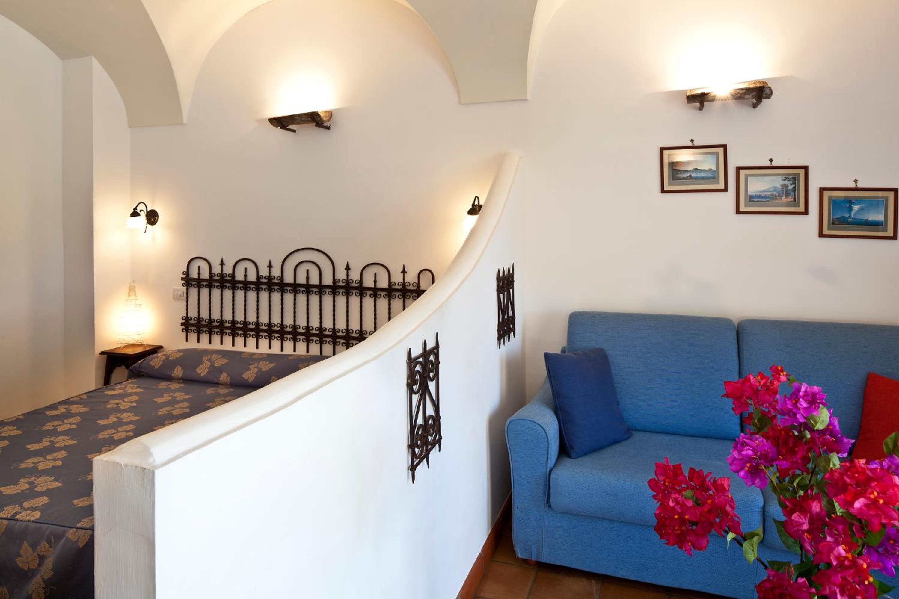 Suite with Spa Bath - Photo 1
