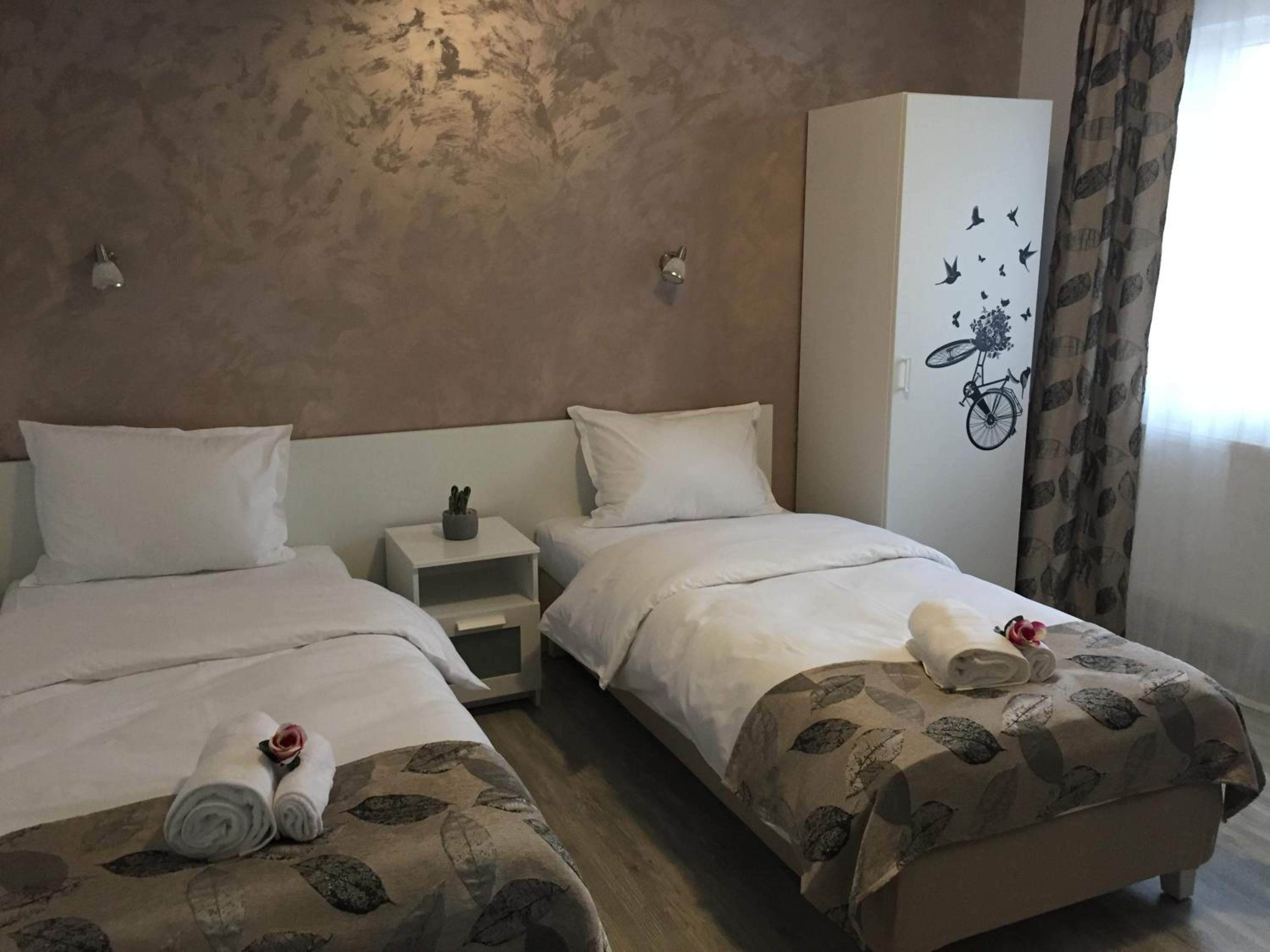Twin Room with Balcony - Photo 1