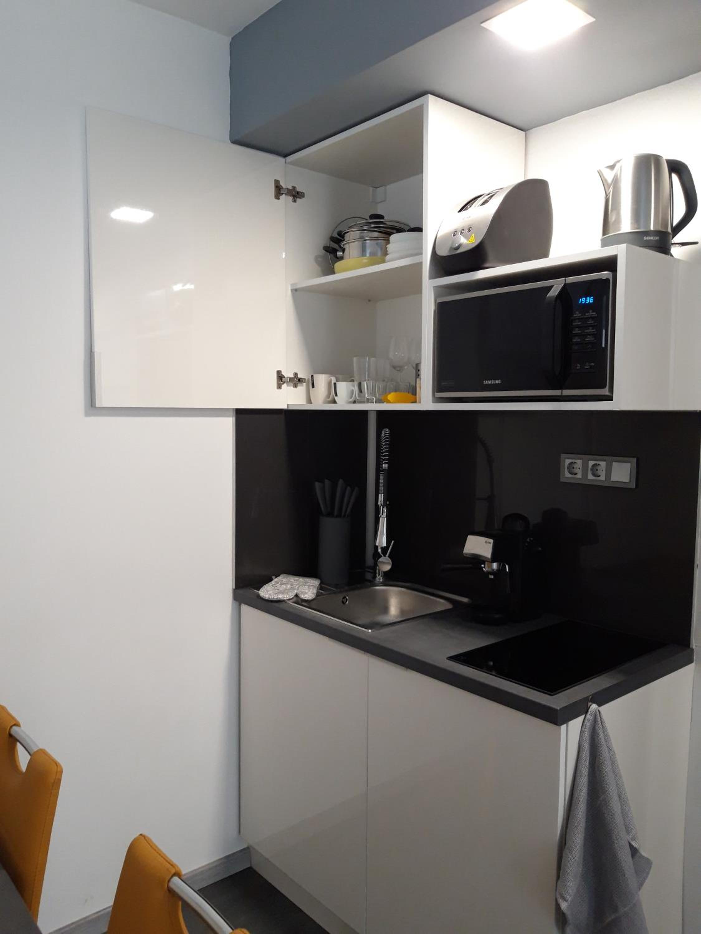 One-Bedroom Apartment - Photo 4