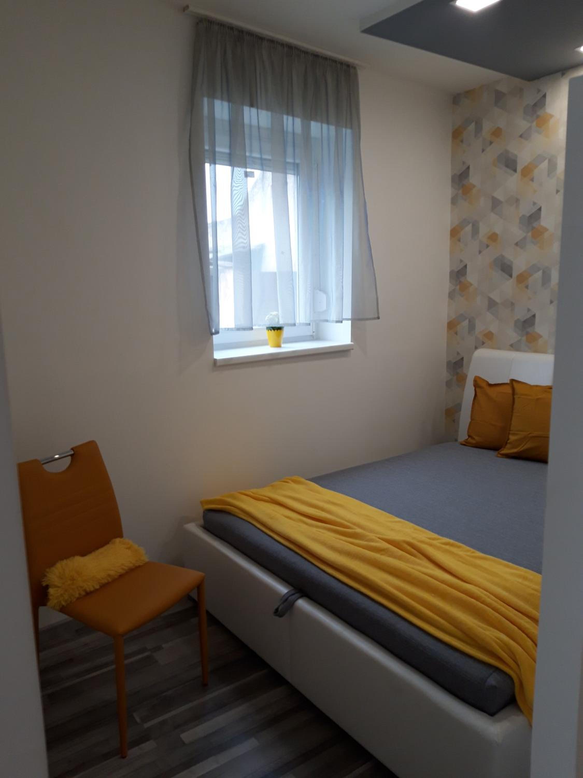 One-Bedroom Apartment - Photo 1