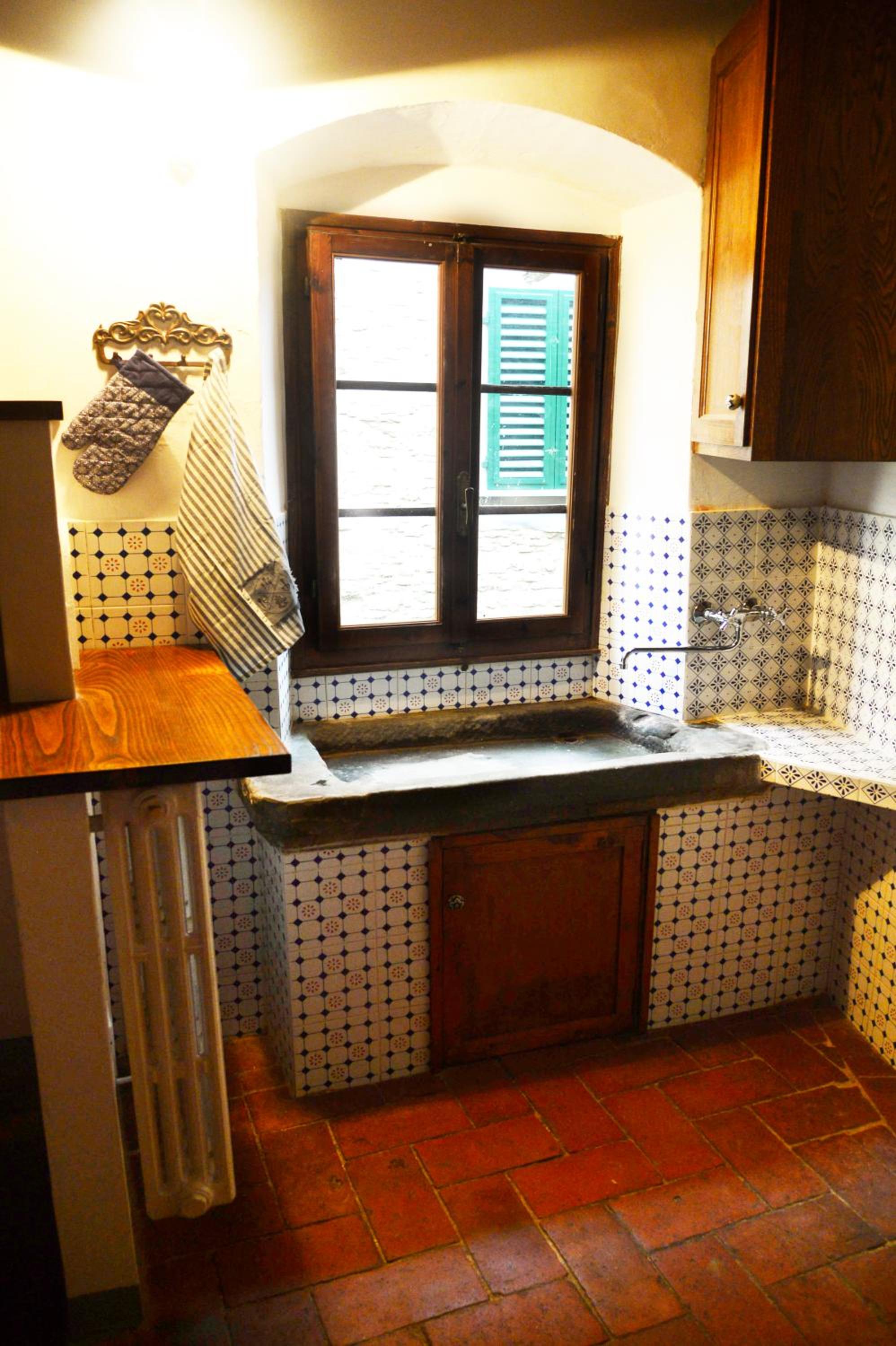 Two-Bedroom Apartment - Photo 32