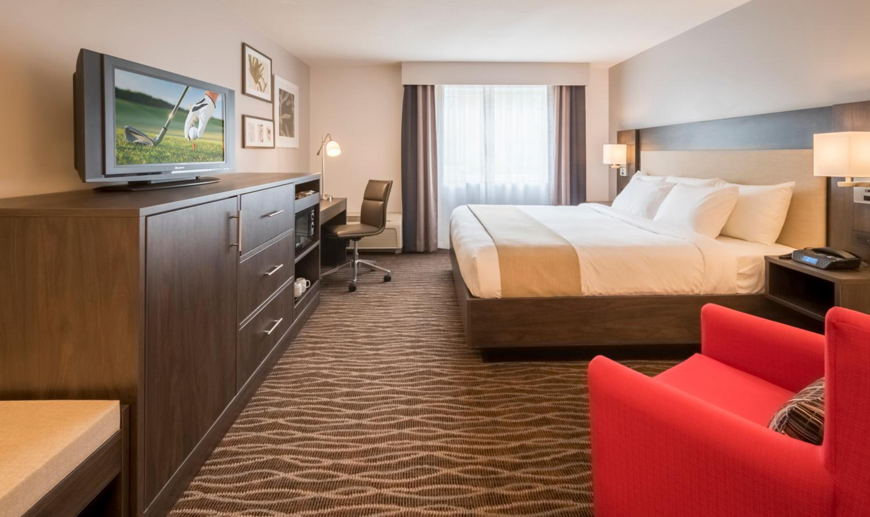 King Room with Roll-In Shower - Disability Access/Non Smoking