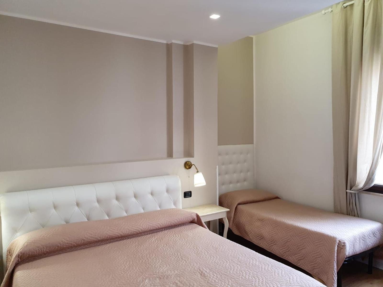 Comfort Triple Room - Photo 17