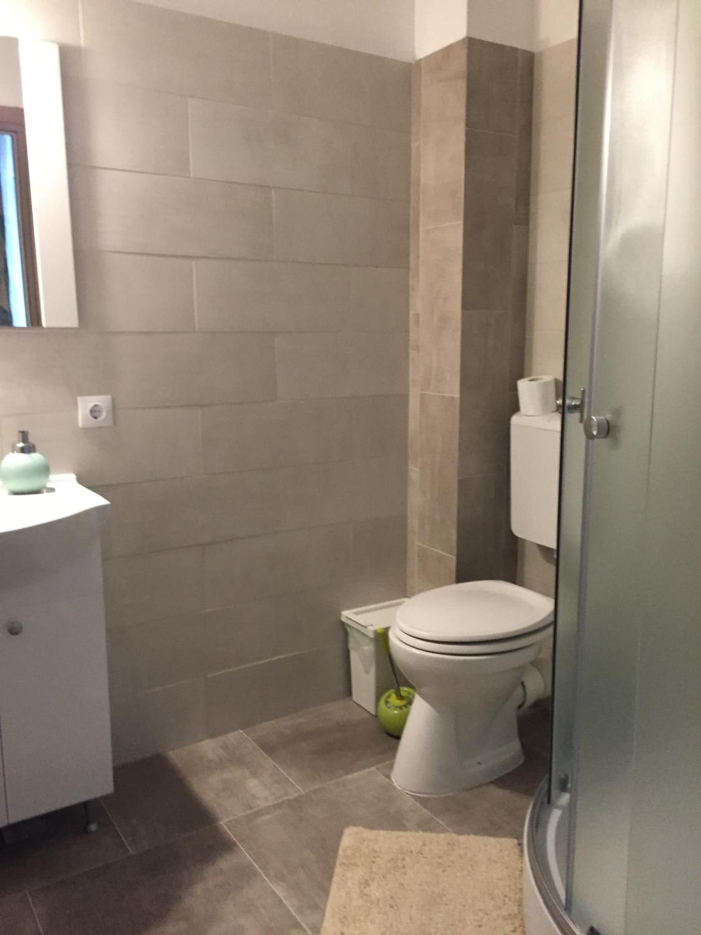 Twin Room with Balcony - Photo 14