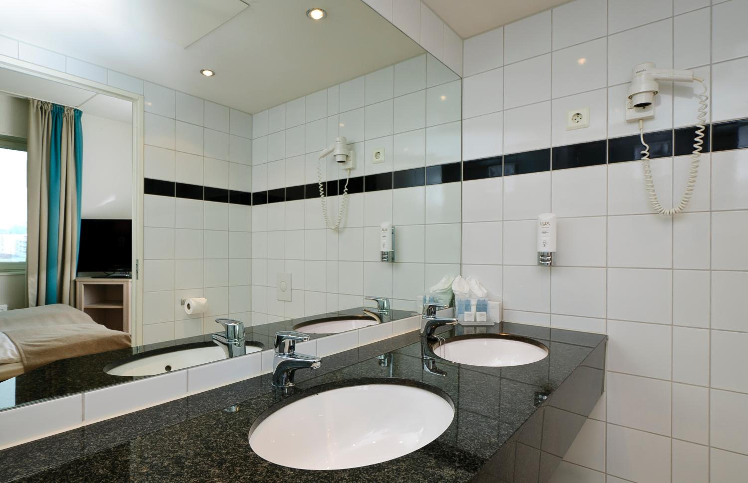 Superior Double or Twin Room - Photo 3