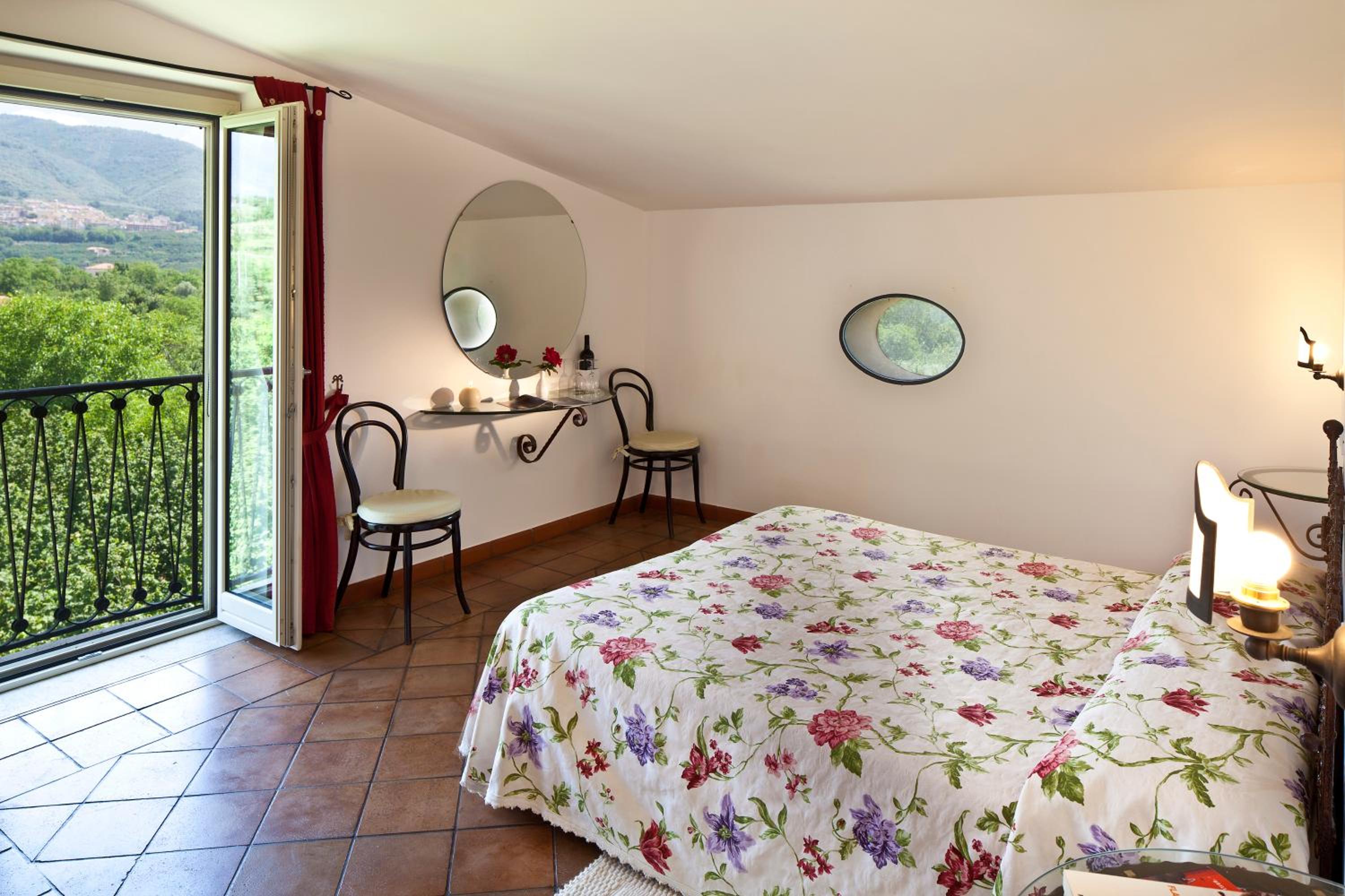 Classic Double or Twin Room - Photo 9