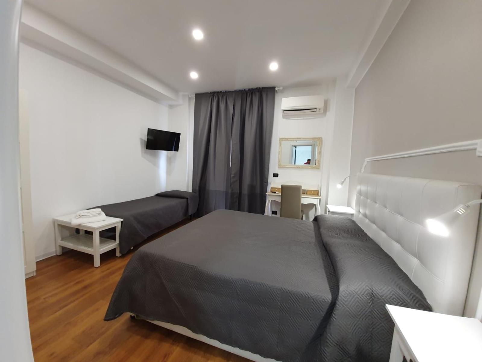 Comfort Triple Room - Photo 20