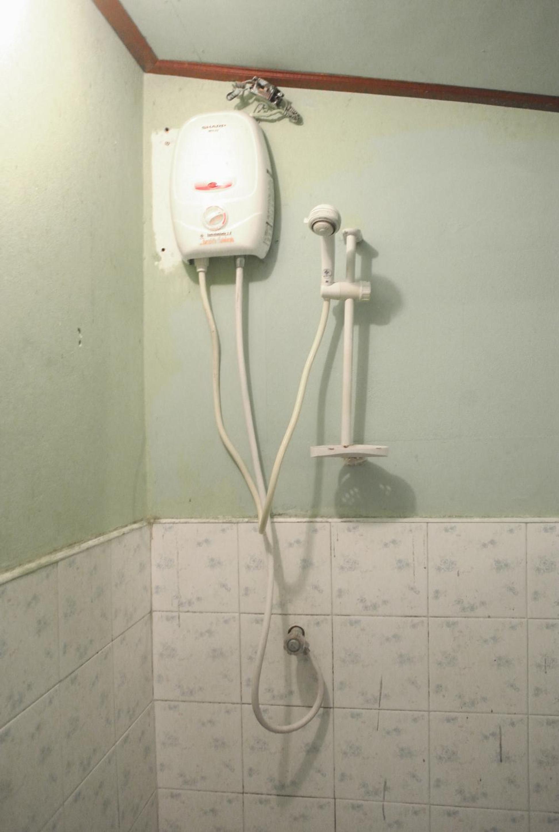 Single Room With Bathroom photo 2