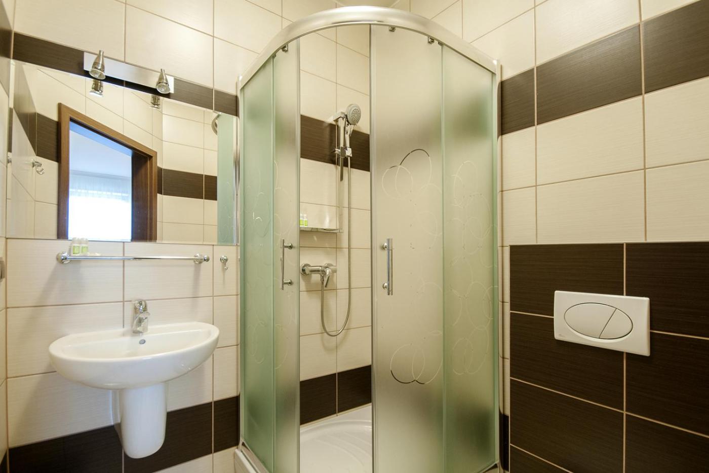 Double or Twin Room - Photo 2