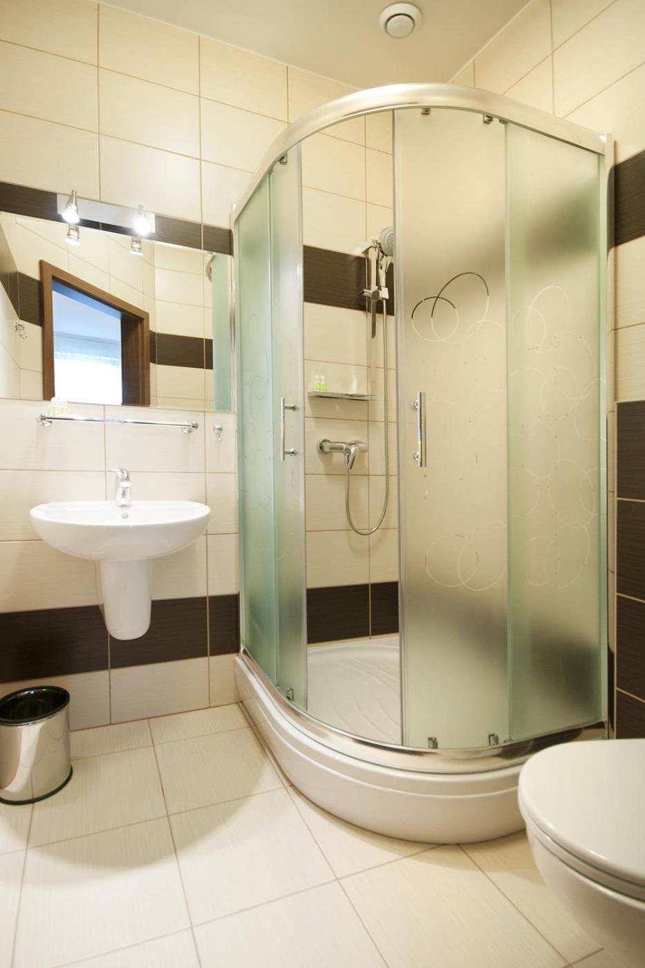 Double or Twin Room - Photo 4