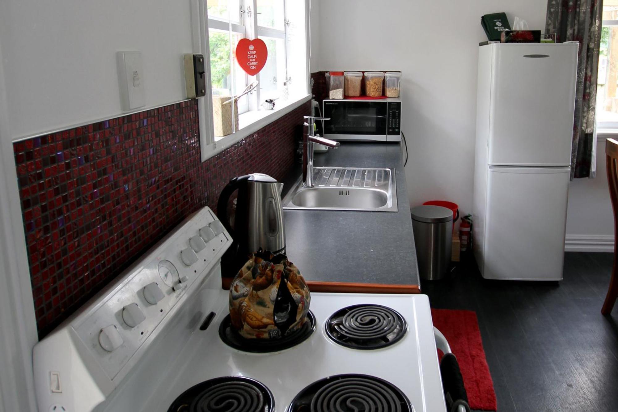 Three-Bedroom House - Photo 14