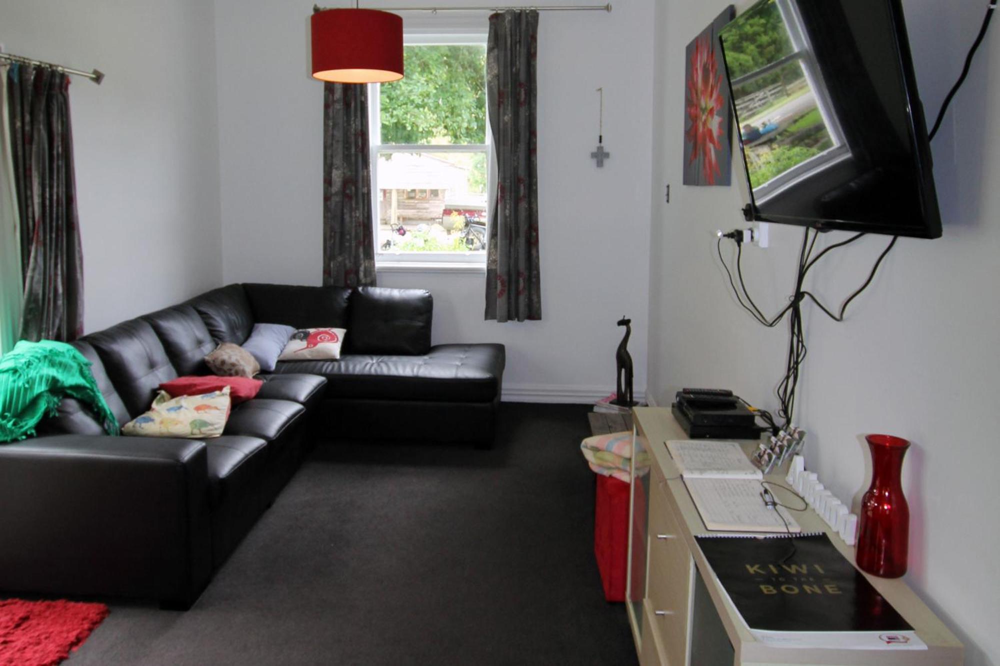 Three-Bedroom House - Photo 11
