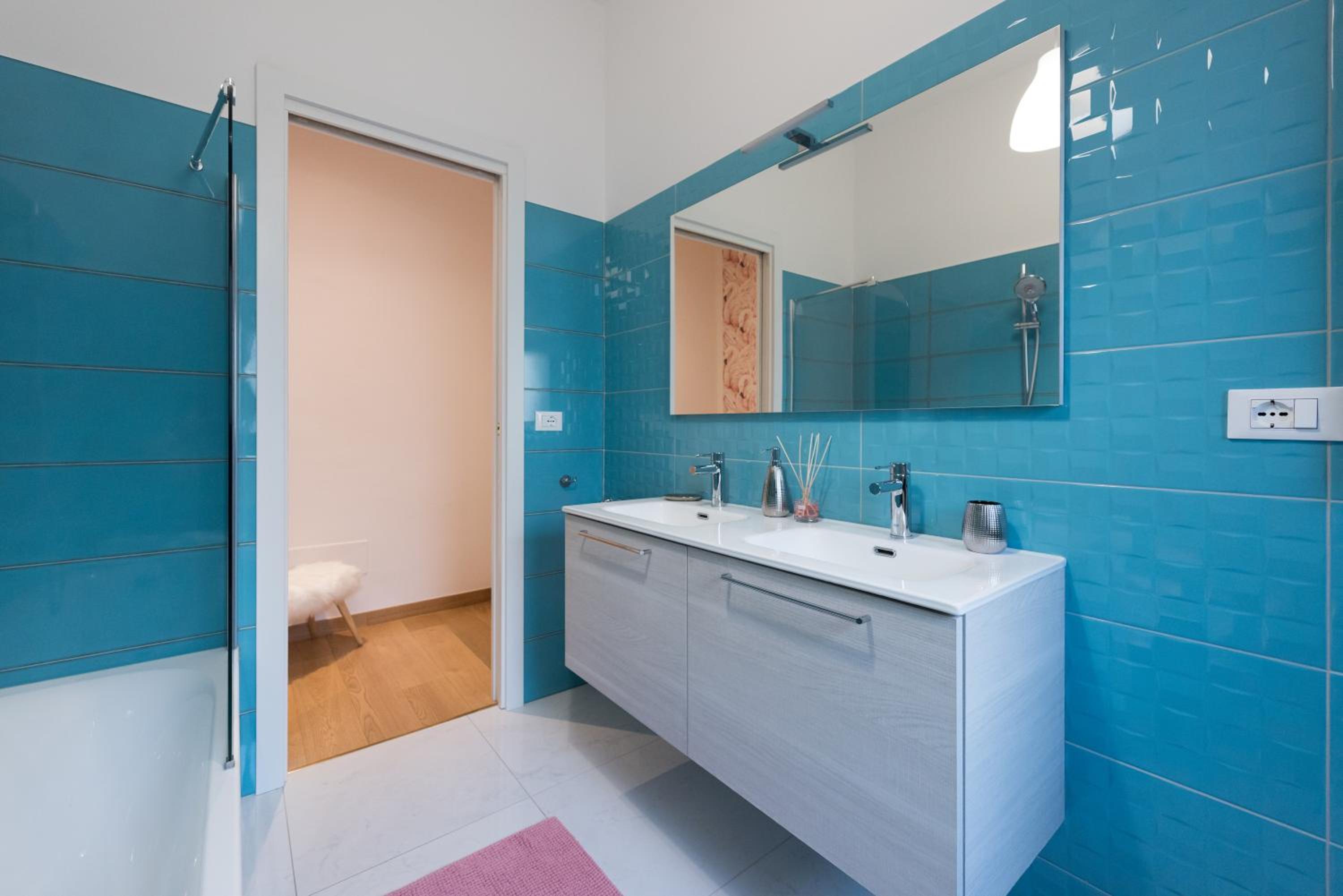 Deluxe Double Room with Balcony photo 2