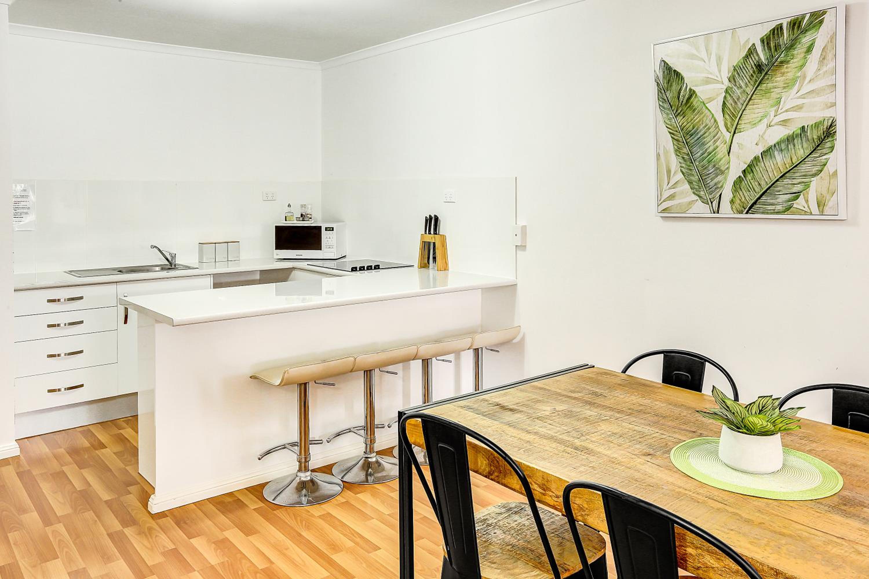 Two-Bedroom Apartment - Photo 3