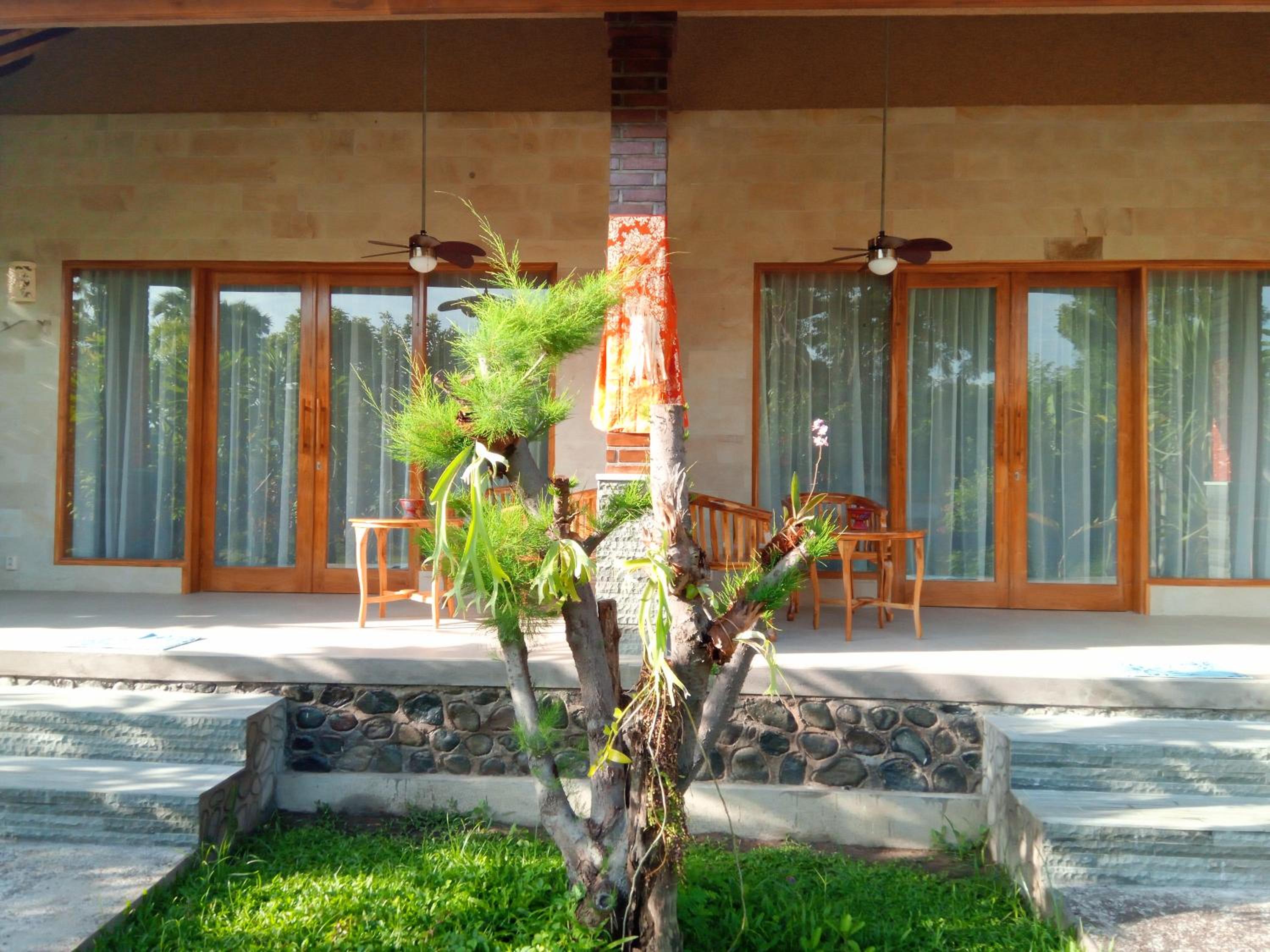 Bungalow with Patio photo 3