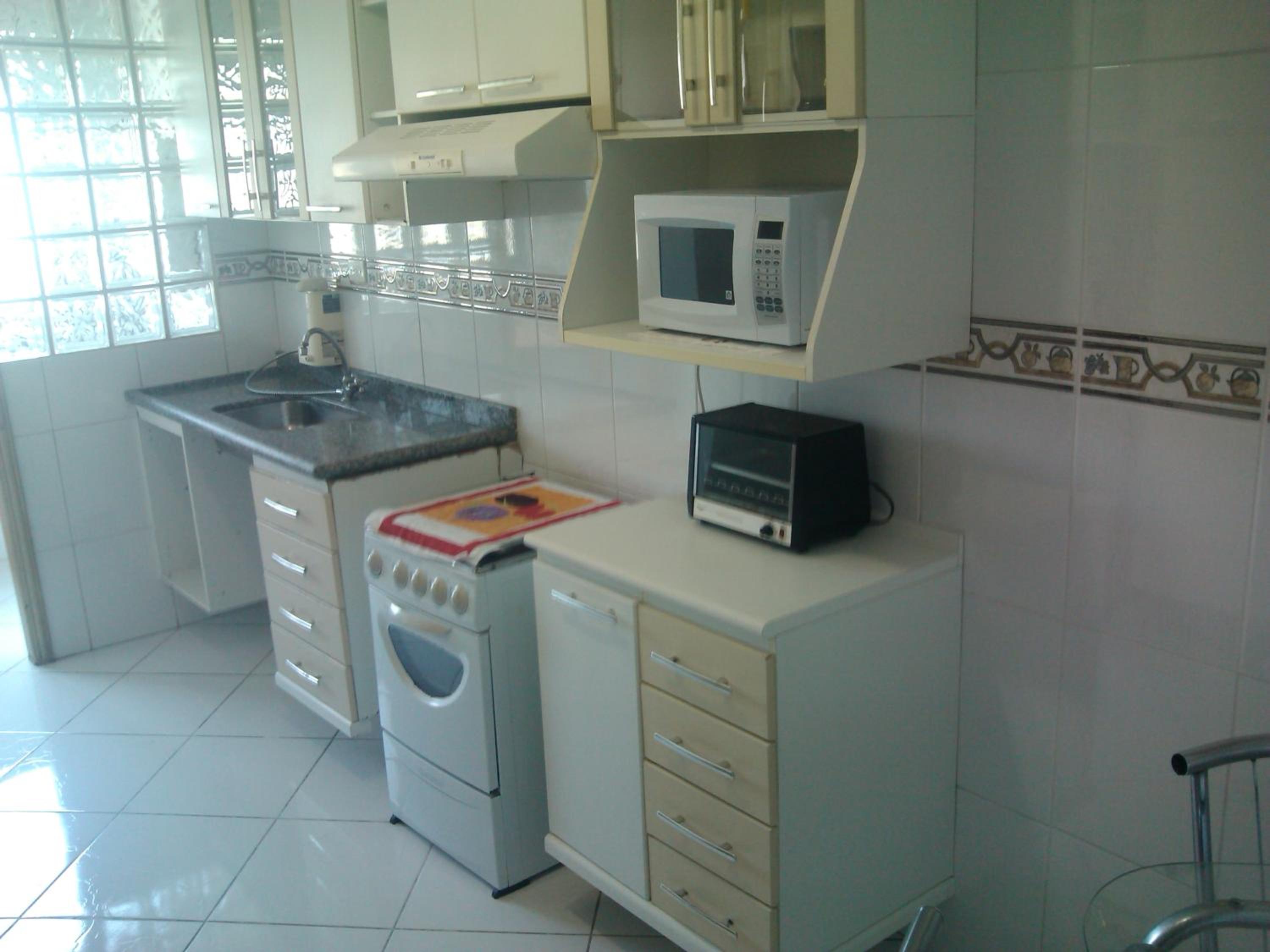 Three-Bedroom Apartment - Photo 3