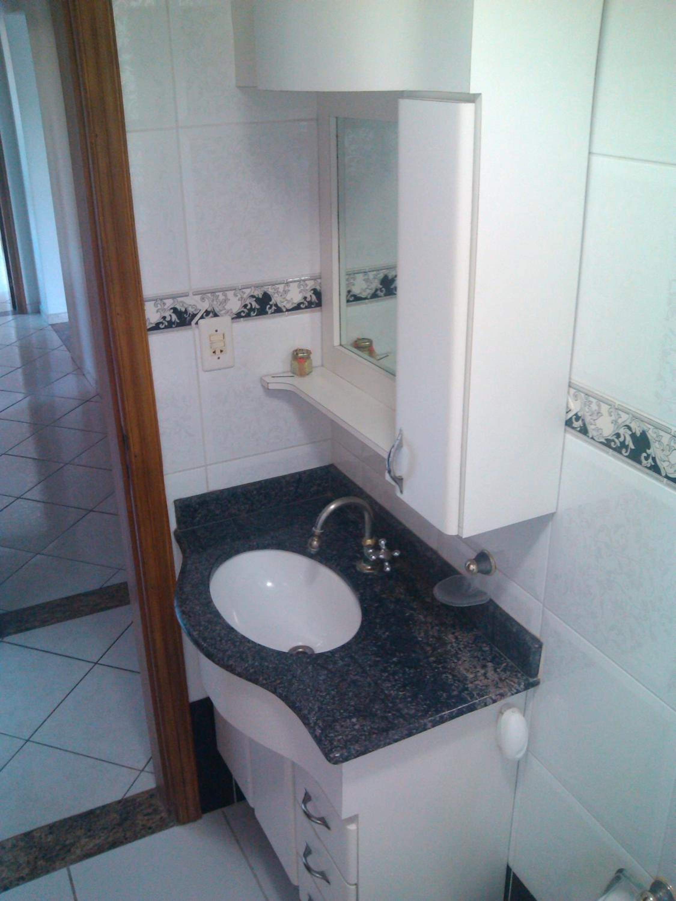 Three-Bedroom Apartment - Photo 4
