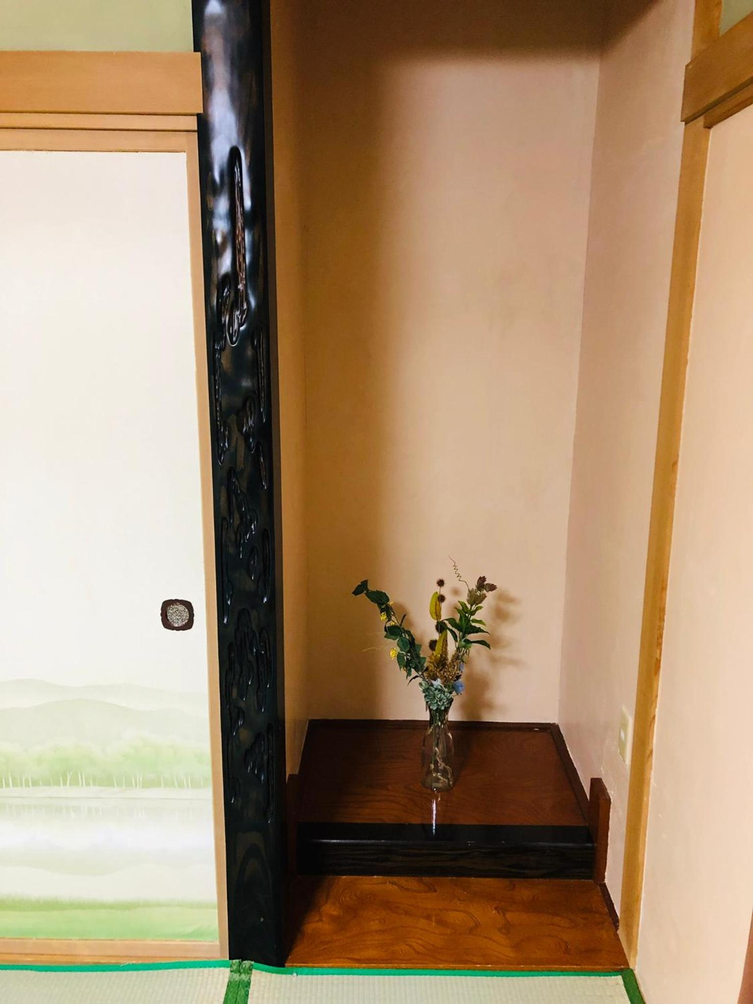 Standard Twin Room with Shared Bathroom photo 3