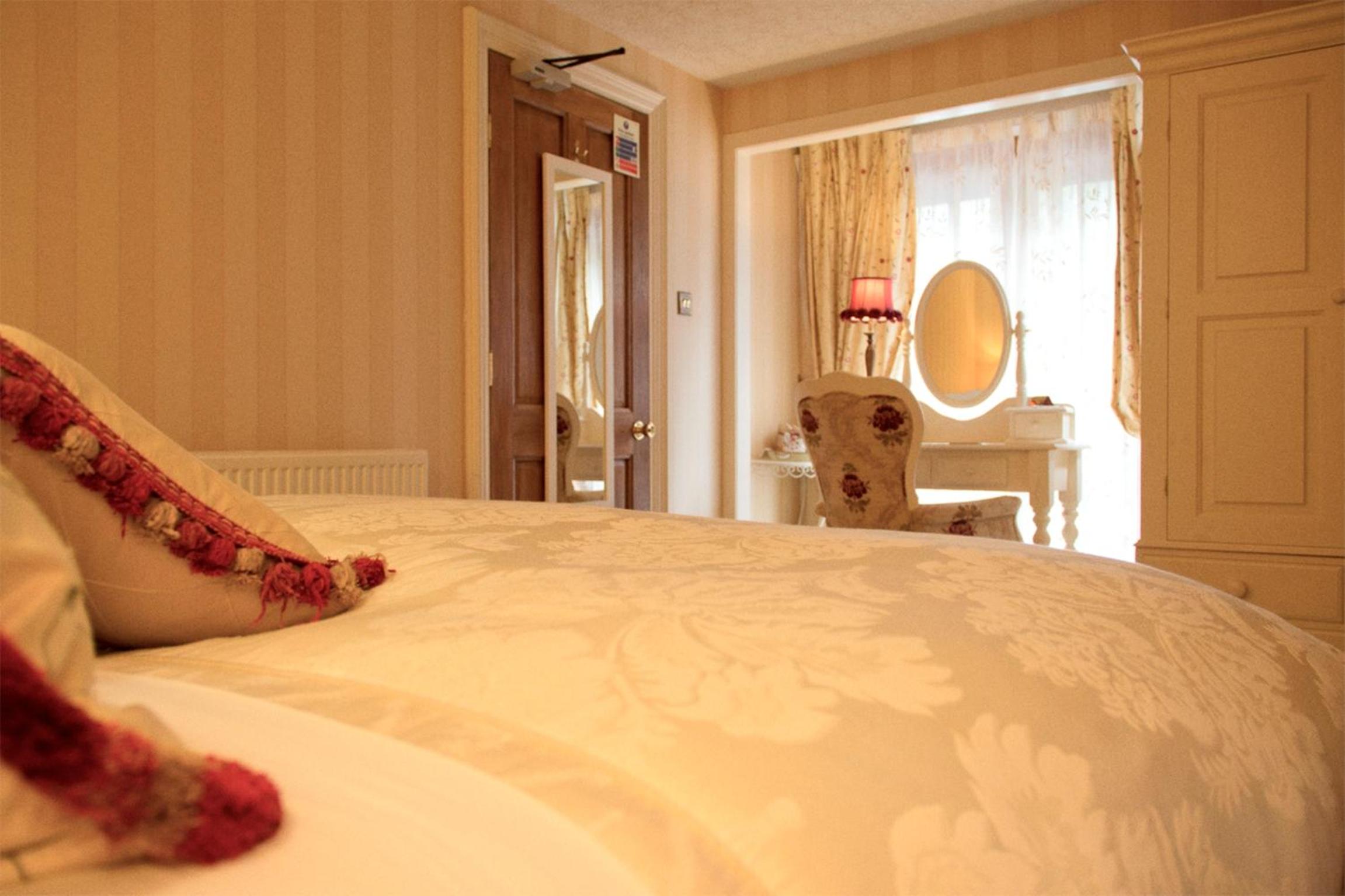 Small Double or Twin Room photo 2