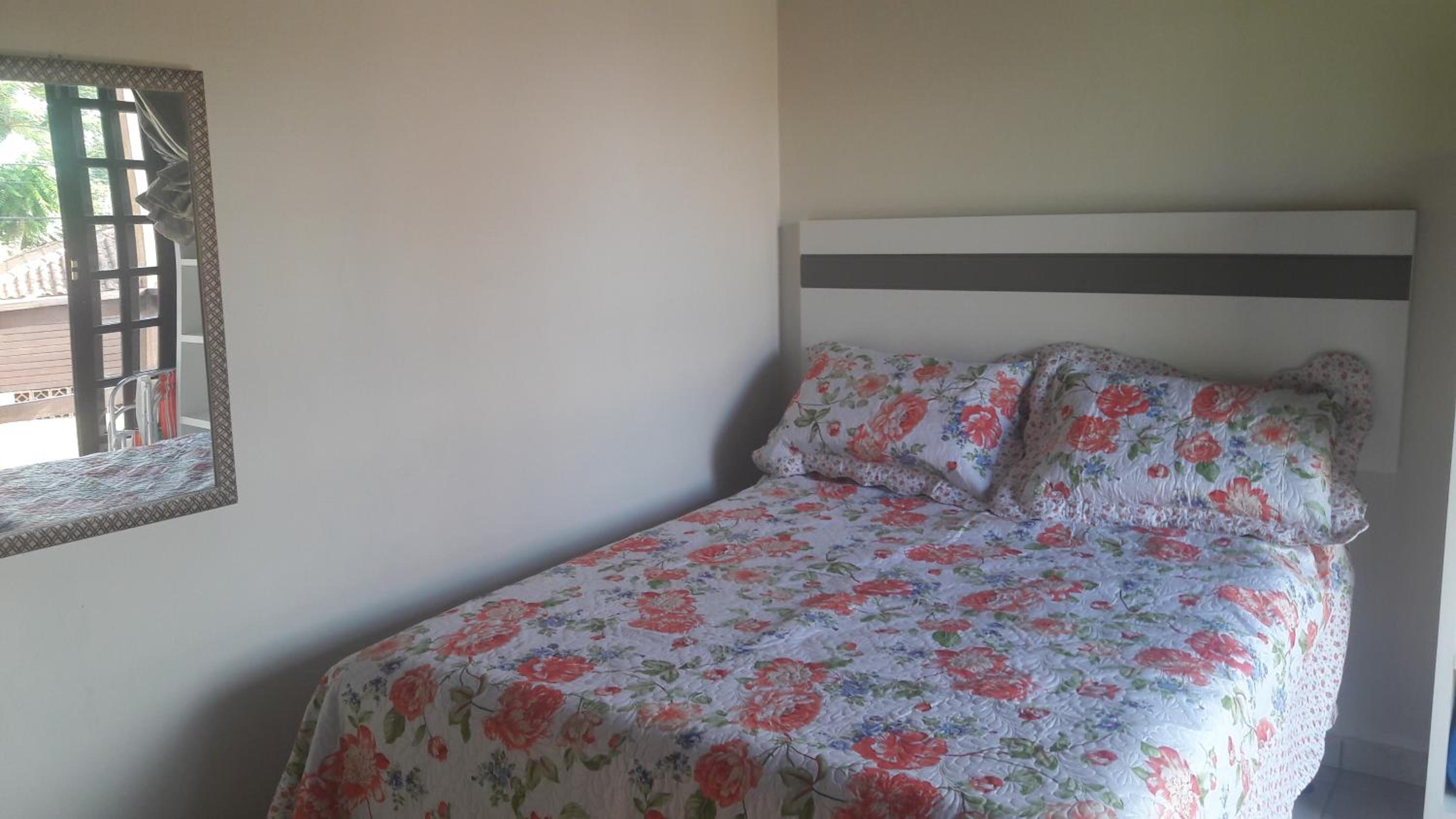 Studio Apartment - Photo 1